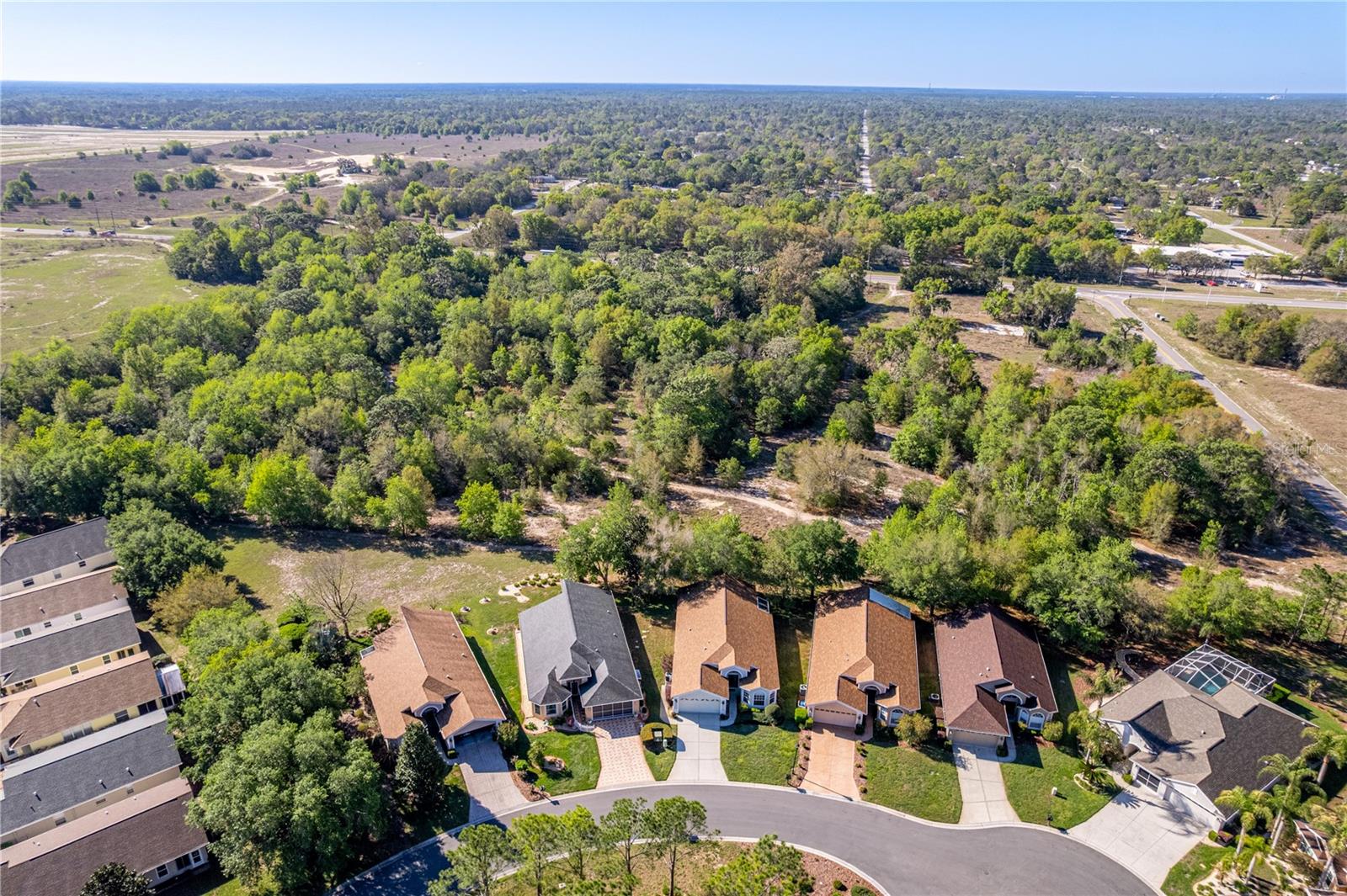 Listing photo id 19 for 150 Gordham Court