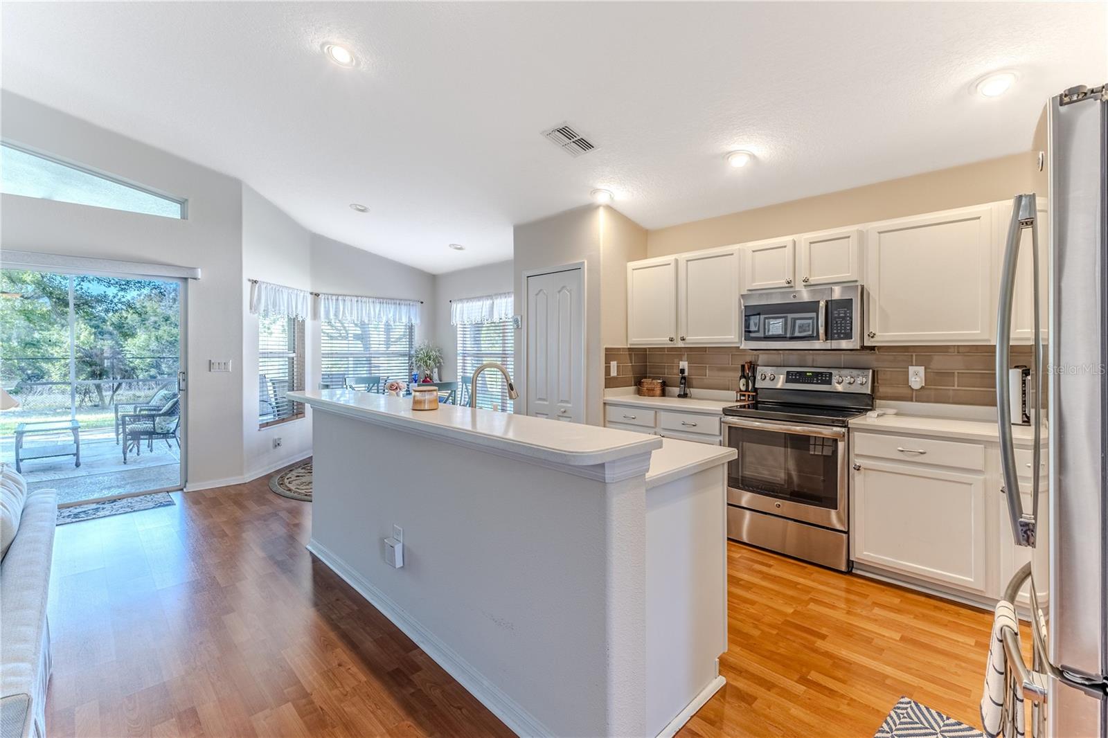 Listing photo id 20 for 150 Gordham Court