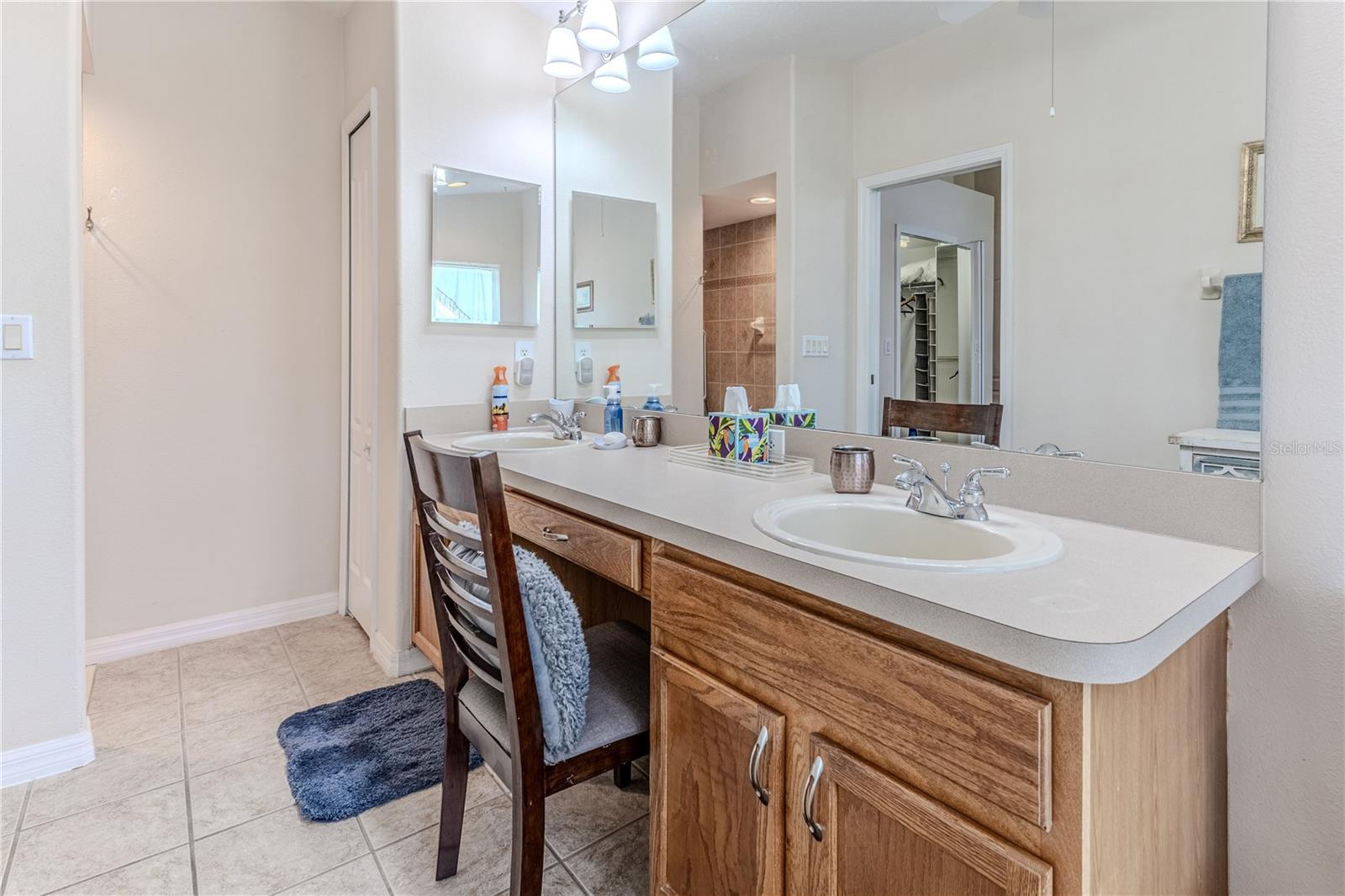 Listing photo id 39 for 150 Gordham Court