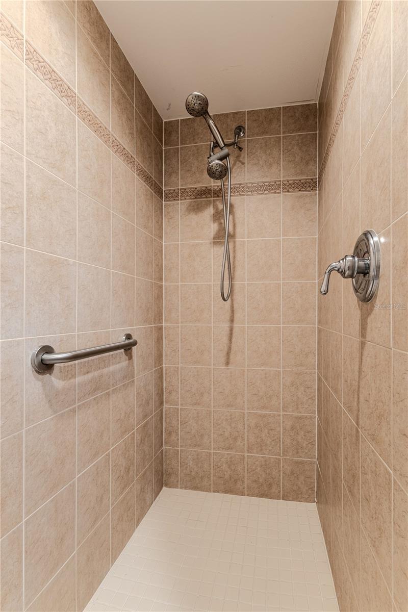 Listing photo id 40 for 150 Gordham Court