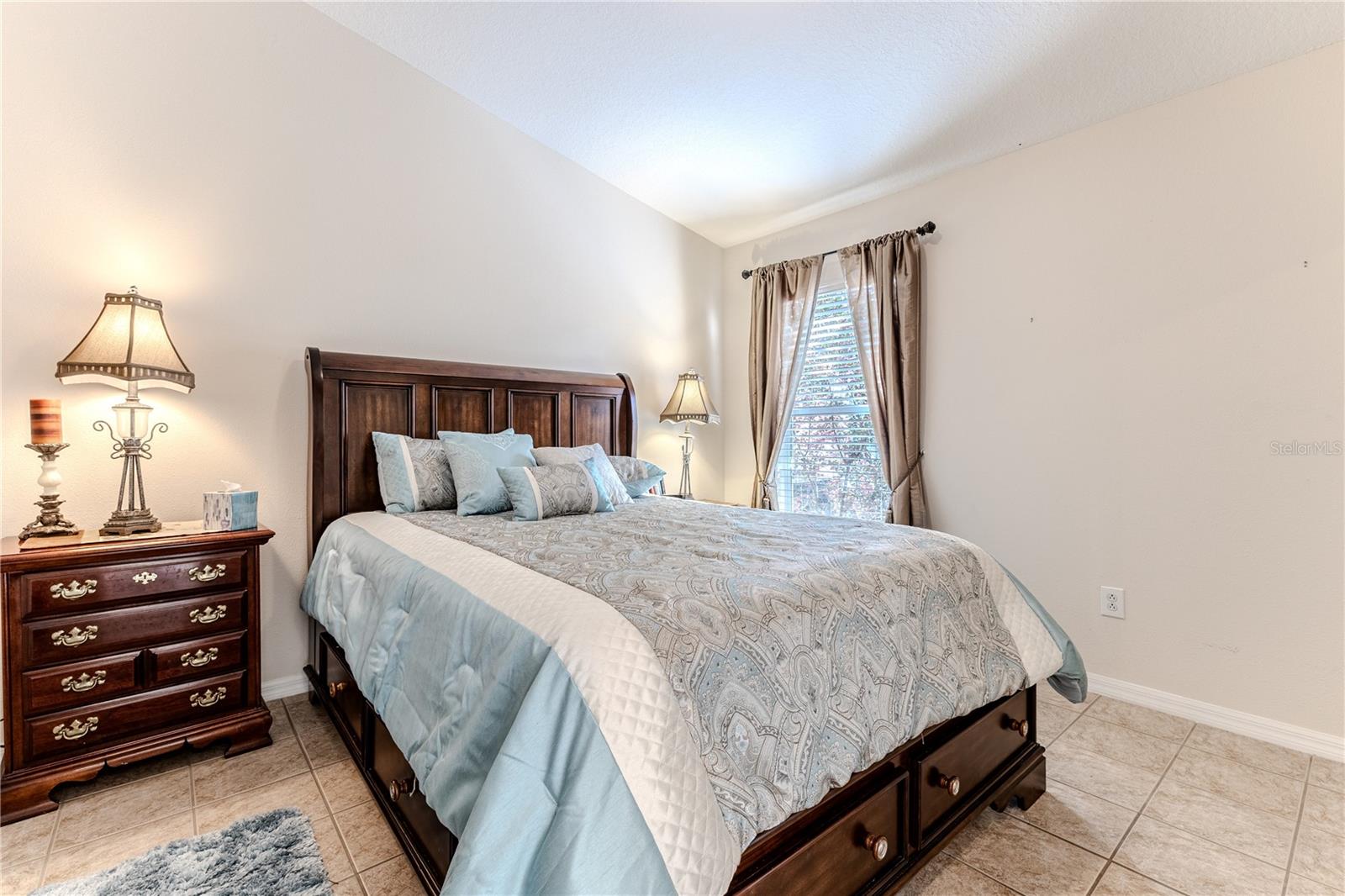 Listing photo id 48 for 150 Gordham Court