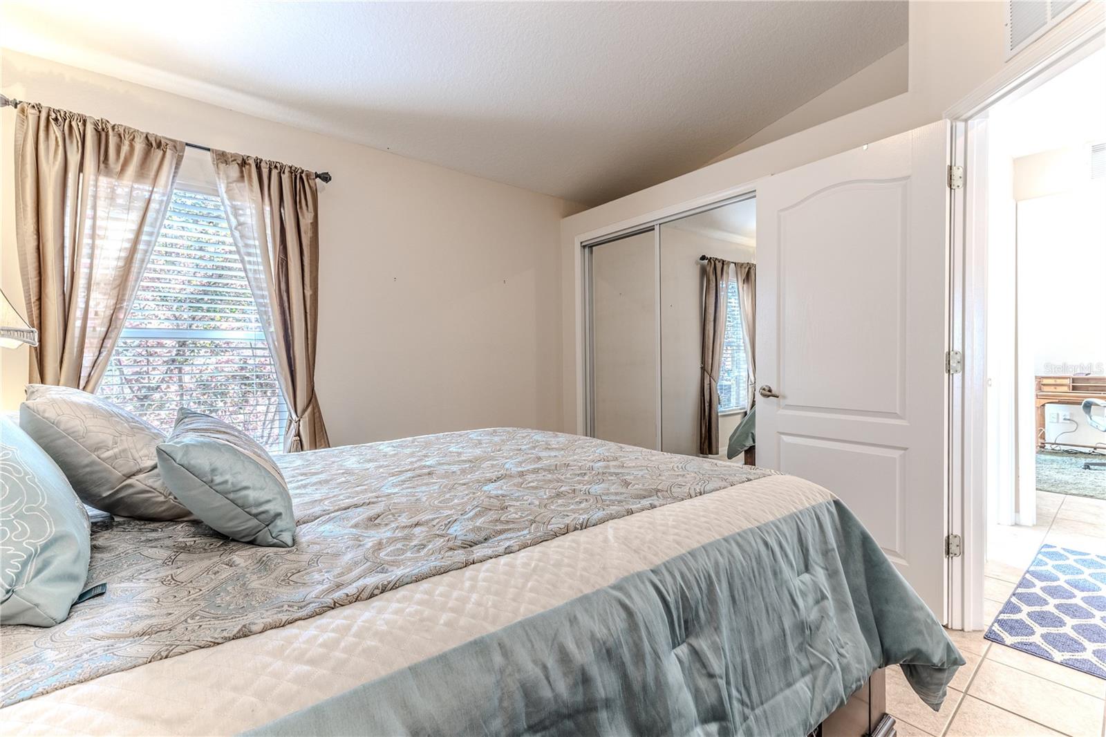 Listing photo id 50 for 150 Gordham Court