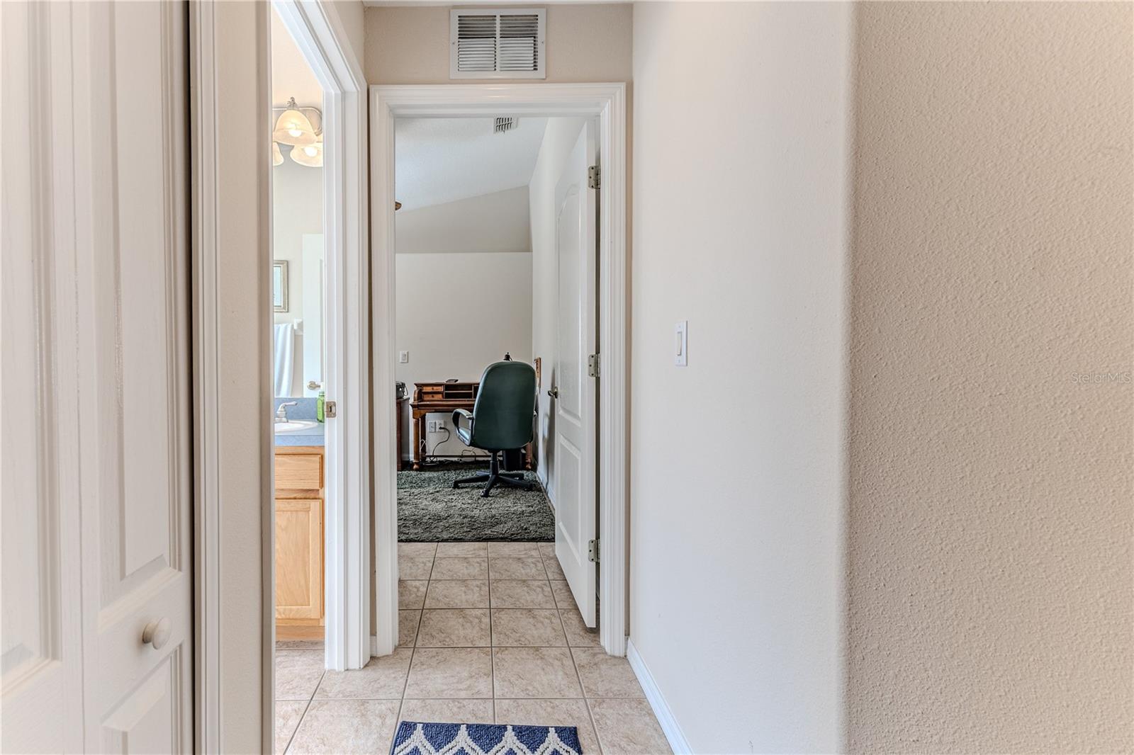 Listing photo id 51 for 150 Gordham Court