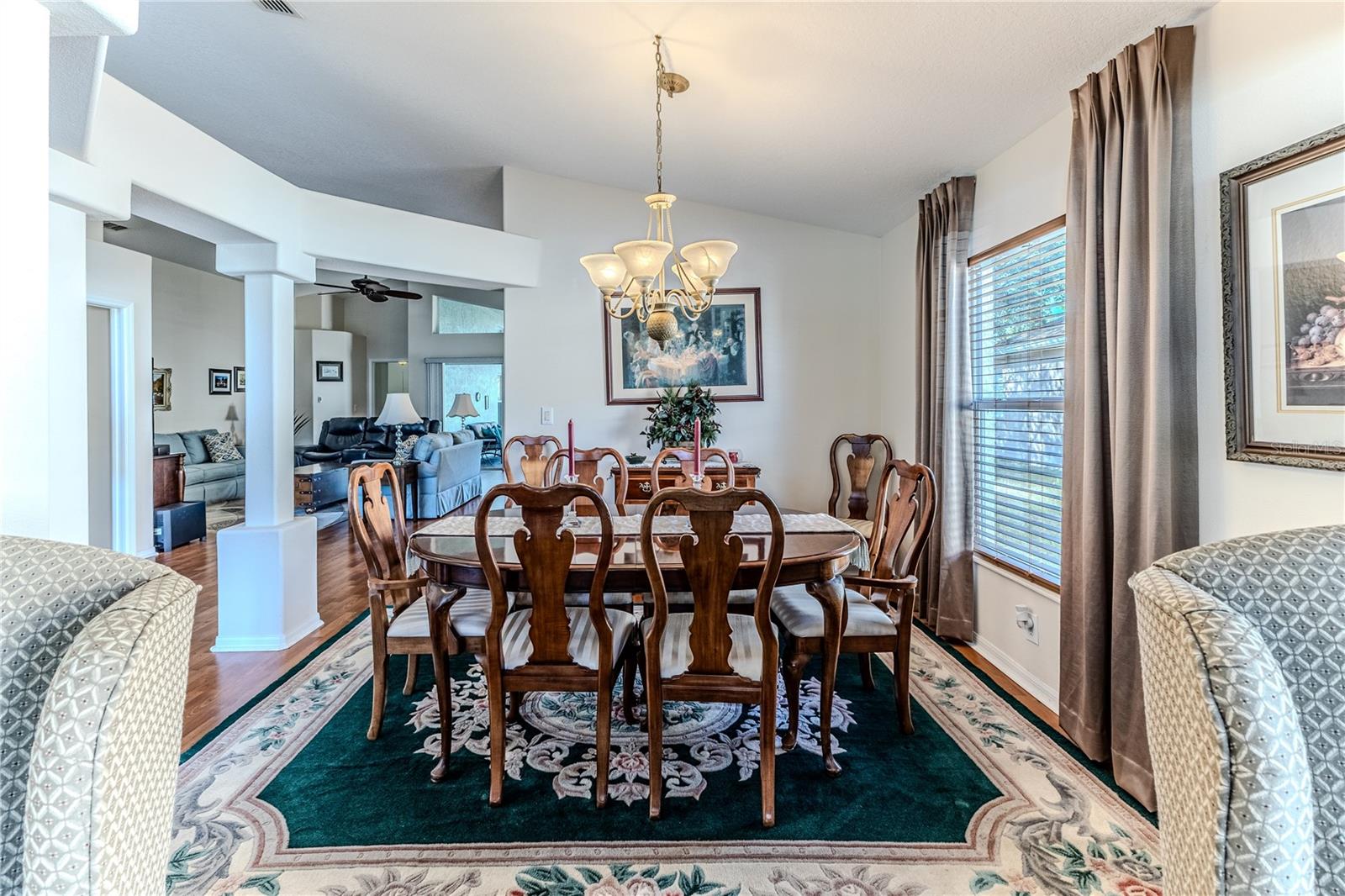 Listing photo id 5 for 150 Gordham Court