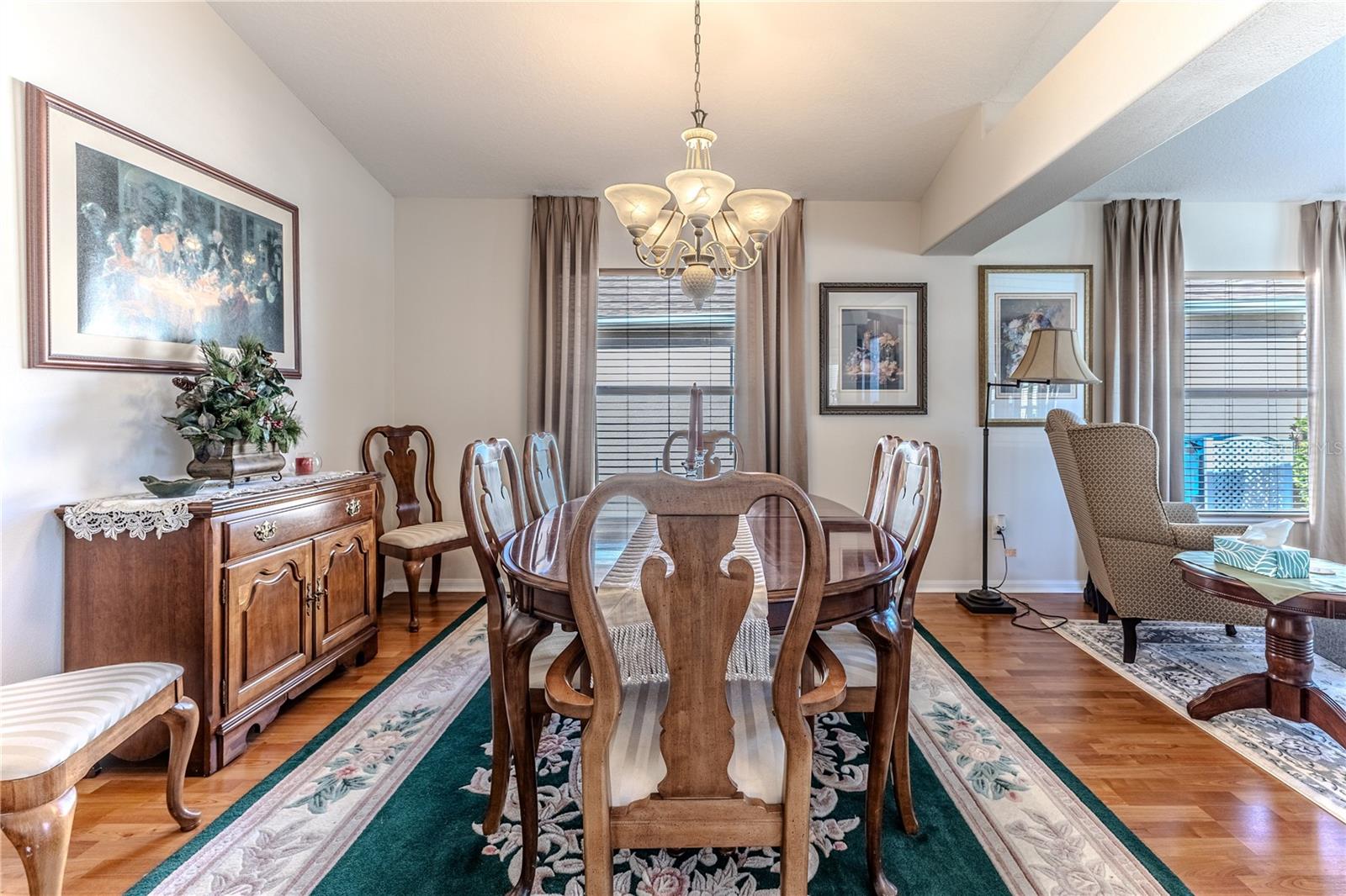 Listing photo id 6 for 150 Gordham Court