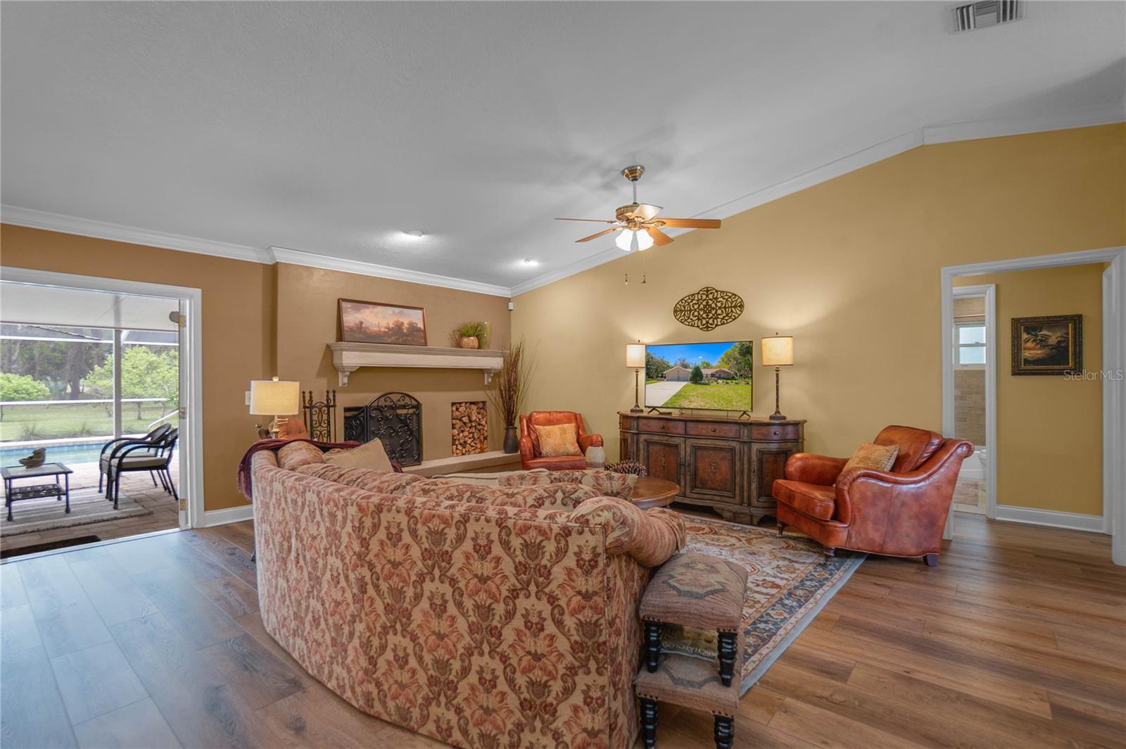 Image 10 of 66 For 9800 Regency Row