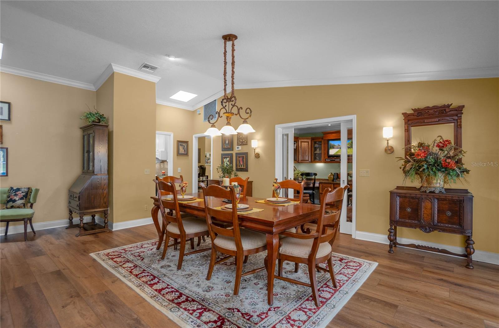 Image 15 of 66 For 9800 Regency Row