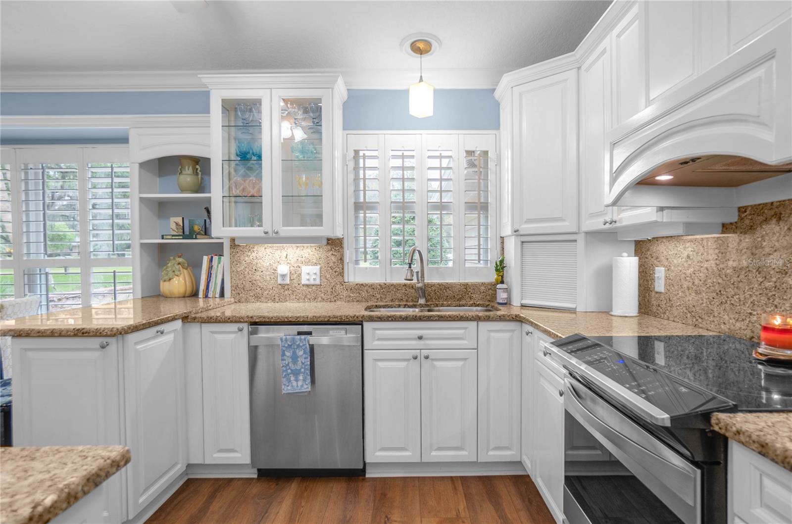 Image 16 of 66 For 9800 Regency Row