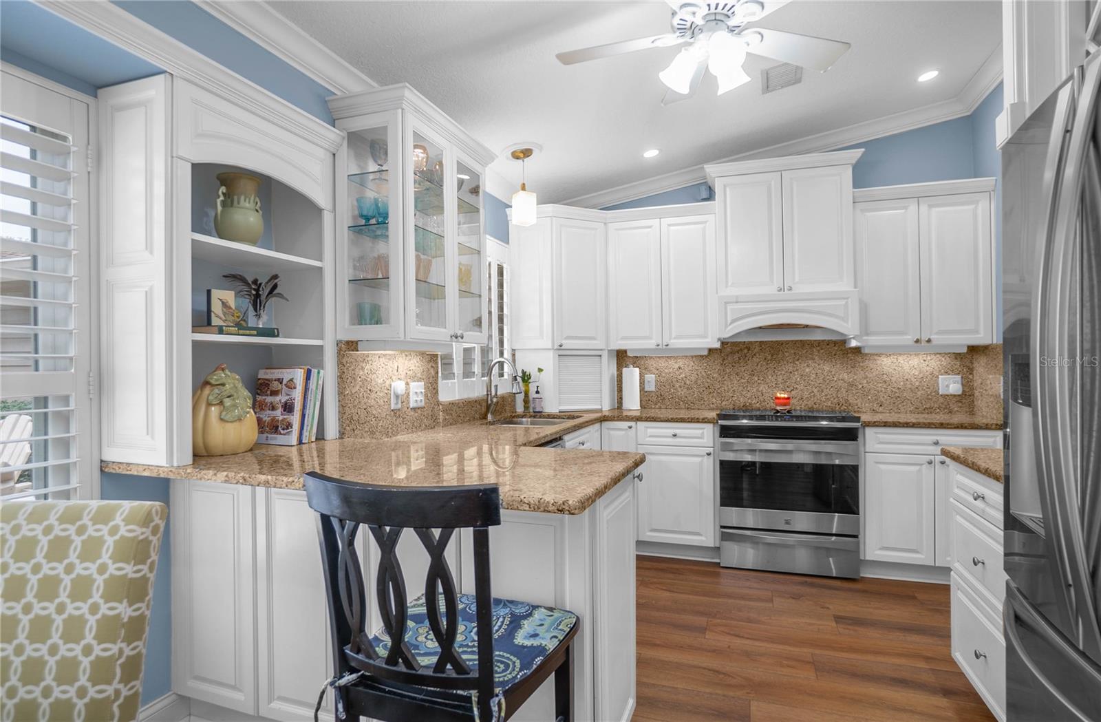 Image 18 of 66 For 9800 Regency Row