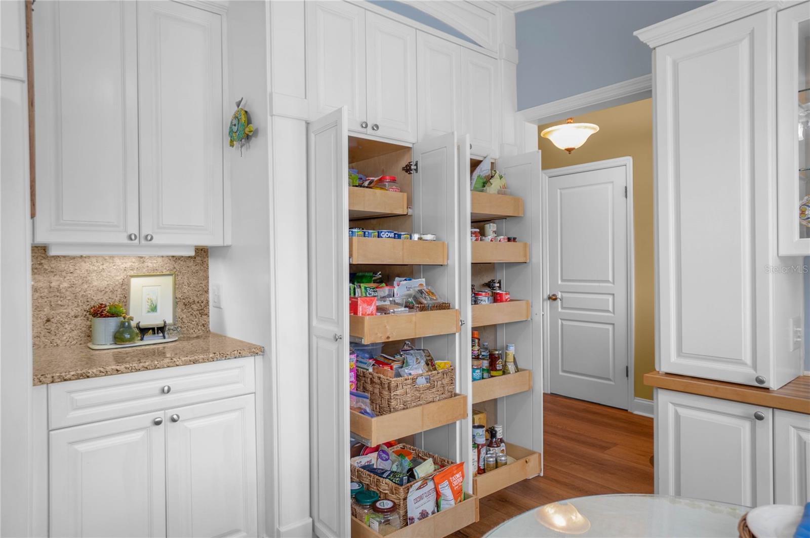 Image 19 of 66 For 9800 Regency Row