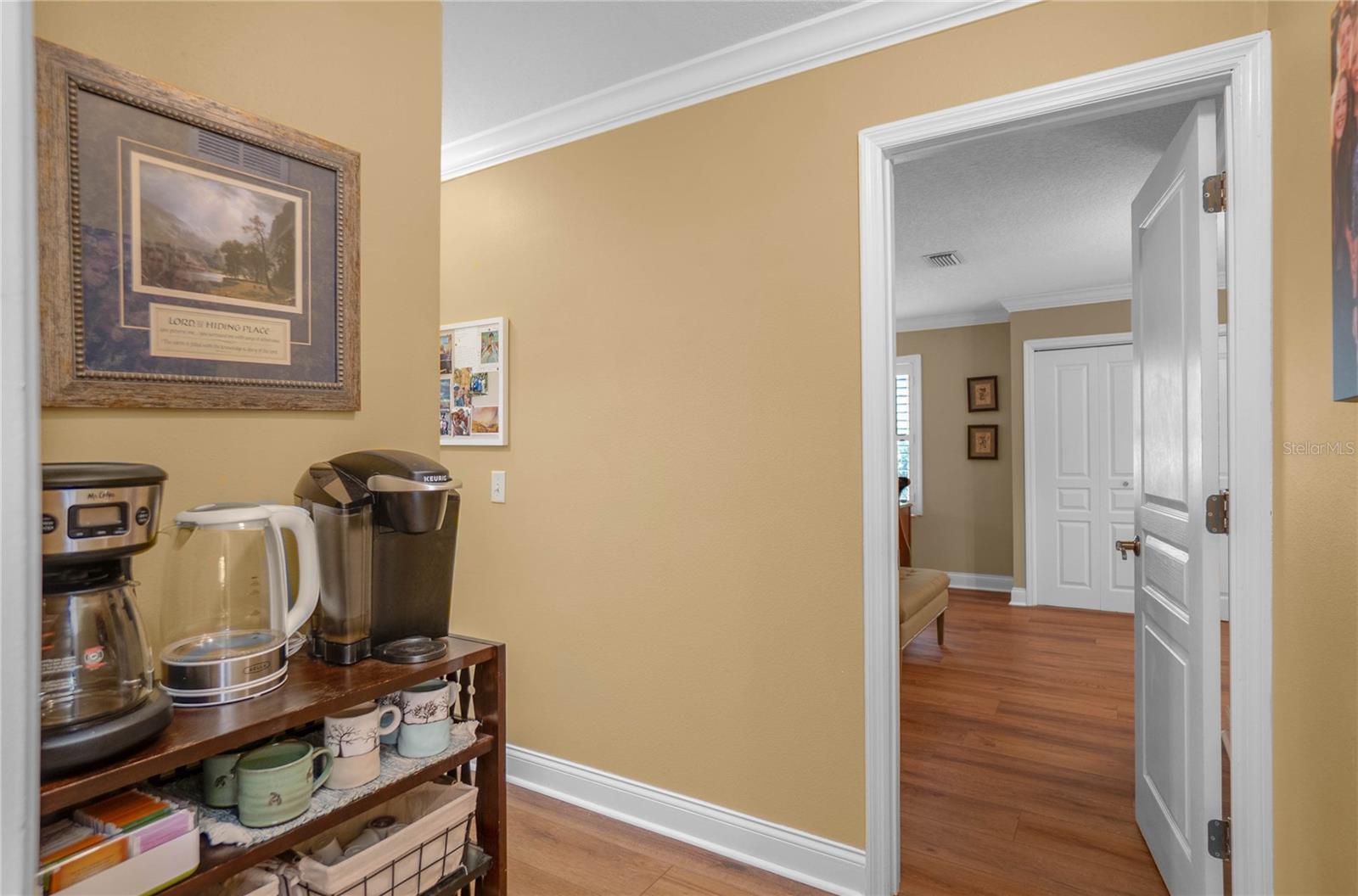 Image 22 of 66 For 9800 Regency Row