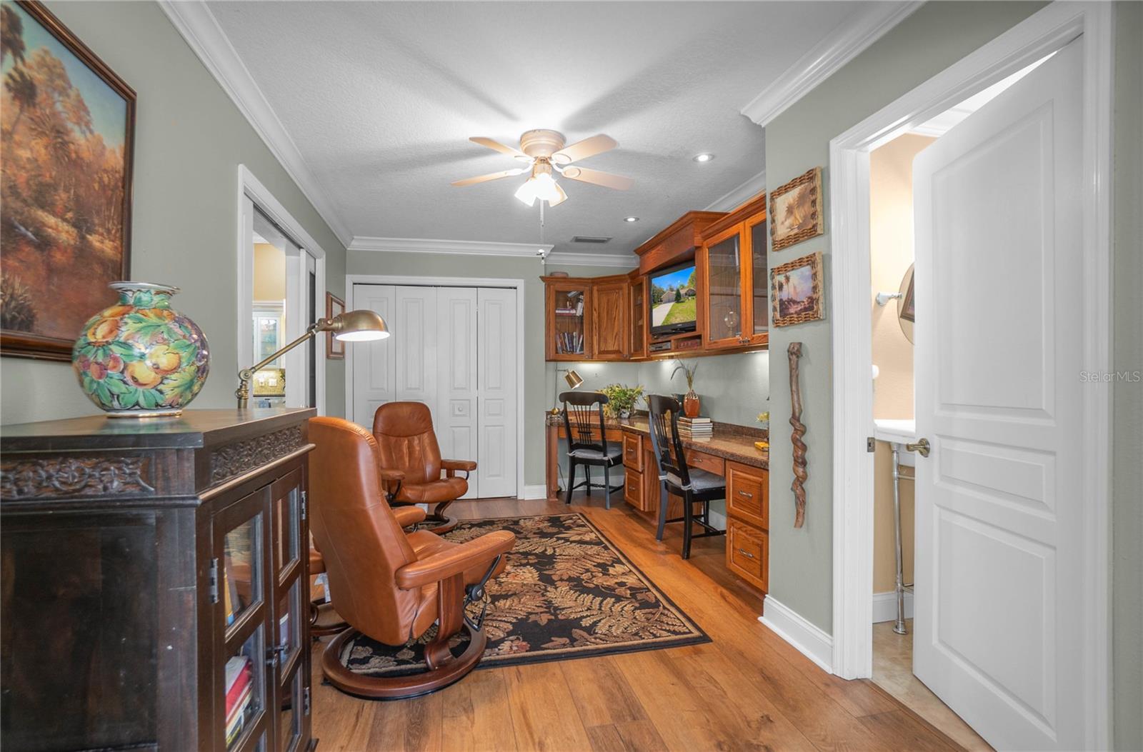 Image 30 of 66 For 9800 Regency Row