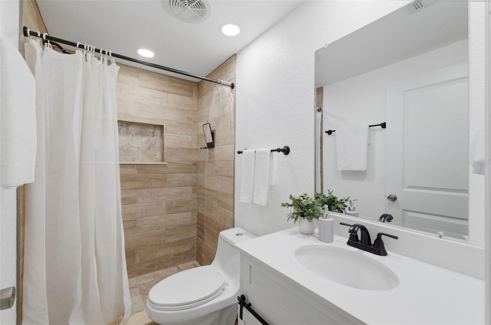 Image 13 of 18 For 2116 Kona Drive