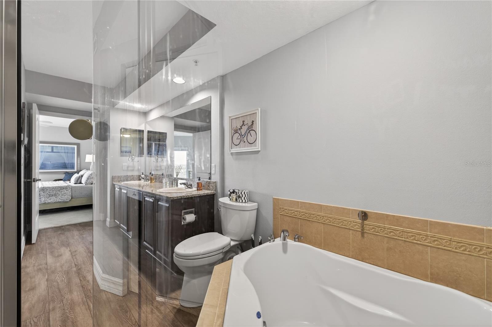 Image 15 of 43 For 4516 Seagull Drive 518