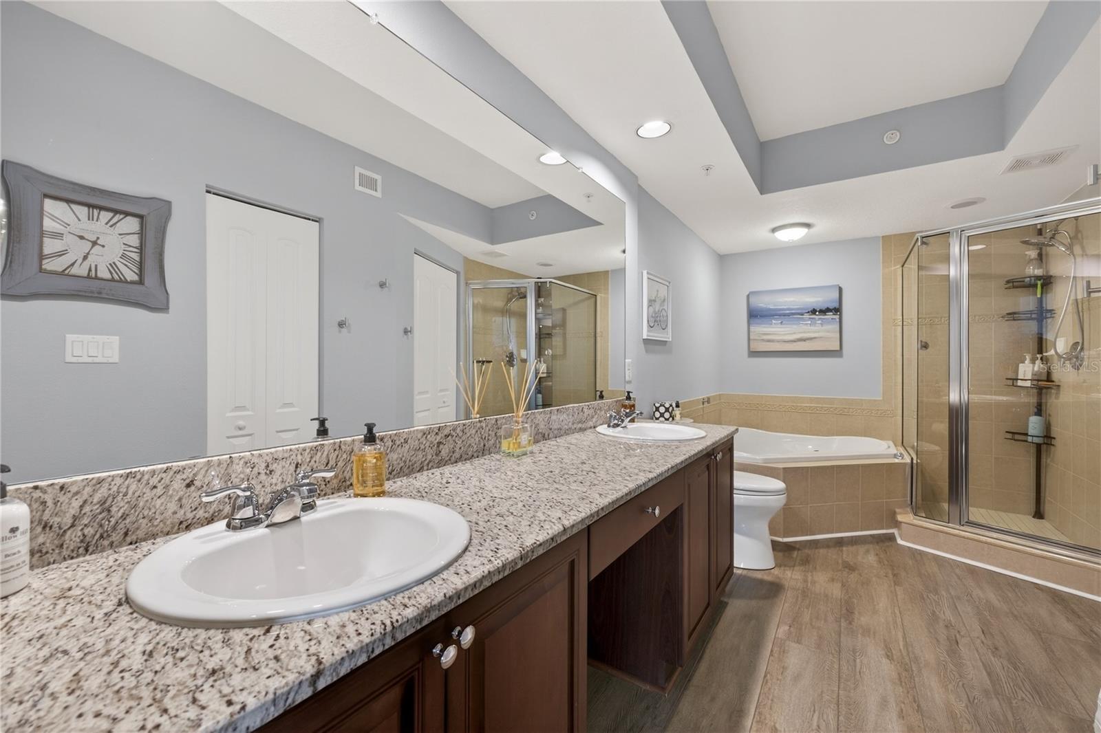 Image 17 of 43 For 4516 Seagull Drive 518