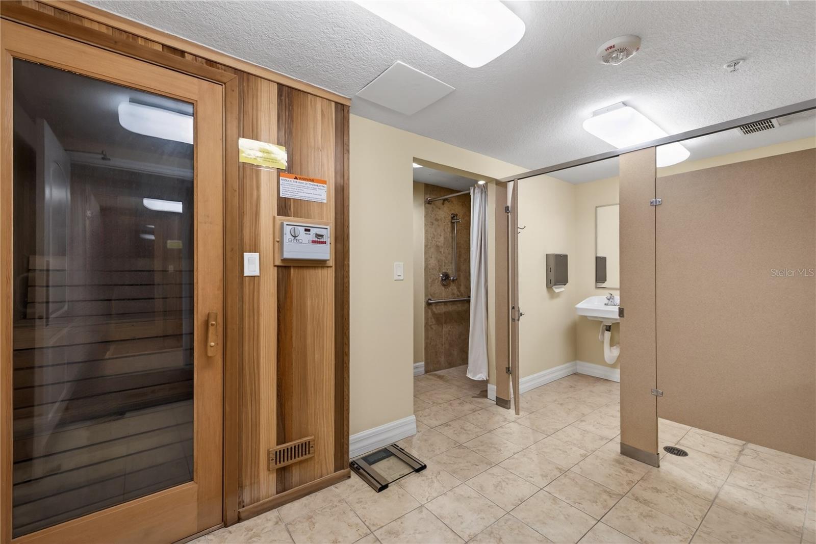 Image 30 of 43 For 4516 Seagull Drive 518