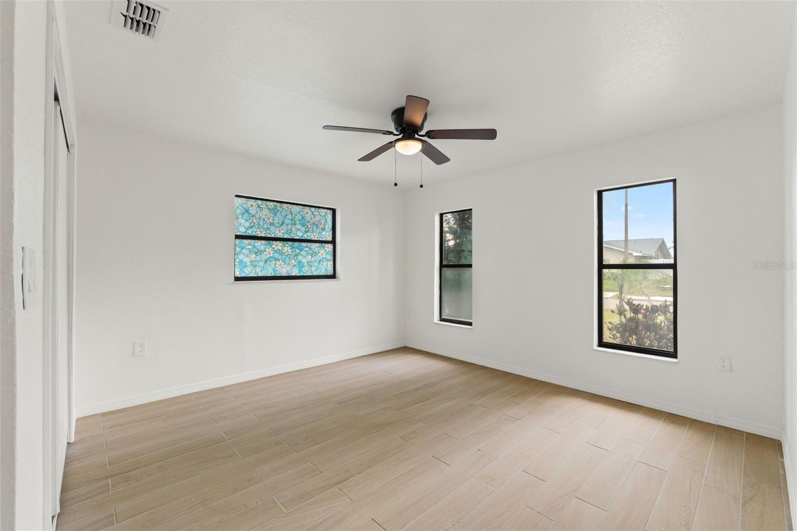 Image 22 of 36 For 13531 Claudia Drive