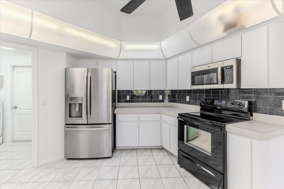 Image 18 of 75 For 13377 Bolton Court