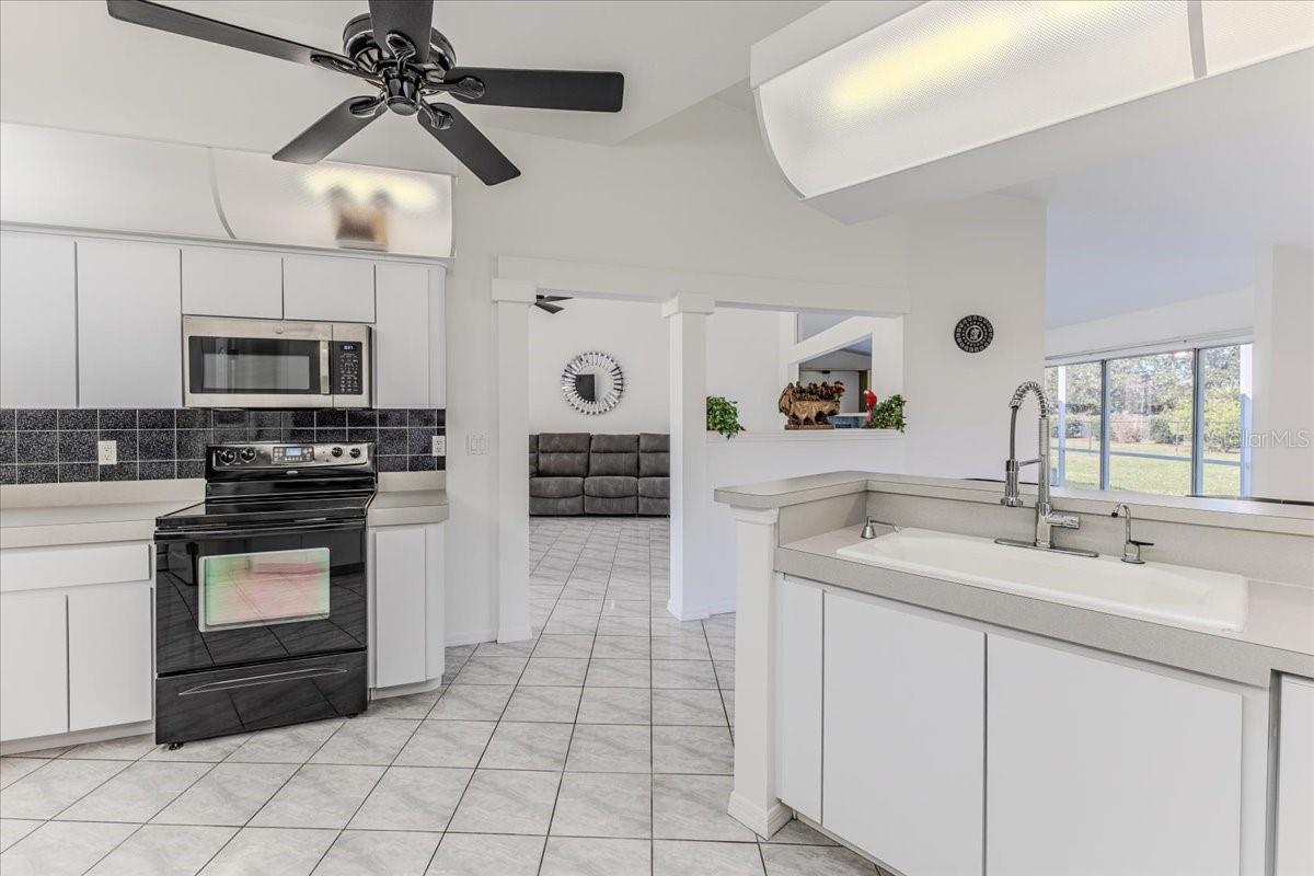 Image 19 of 75 For 13377 Bolton Court