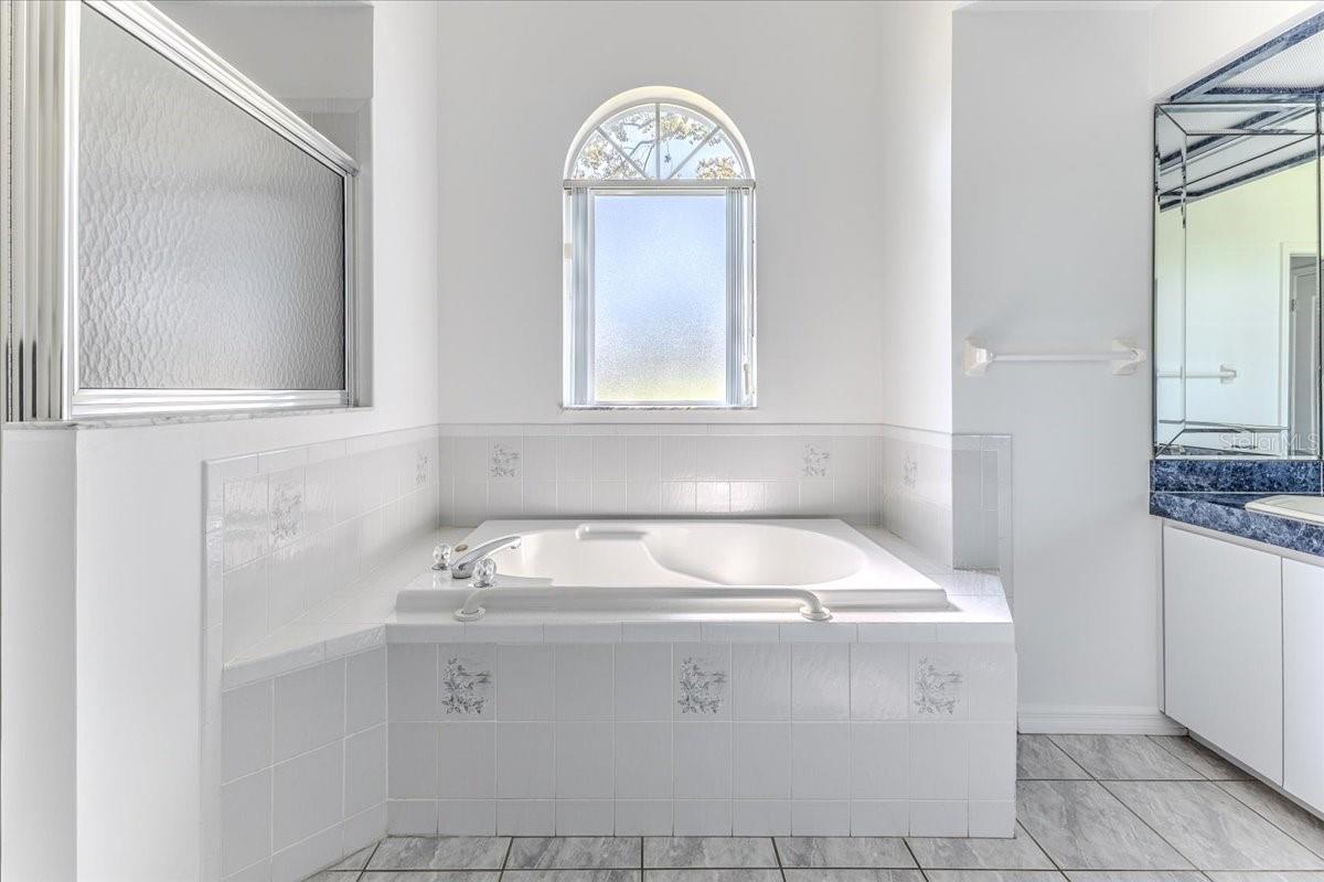 Image 30 of 75 For 13377 Bolton Court