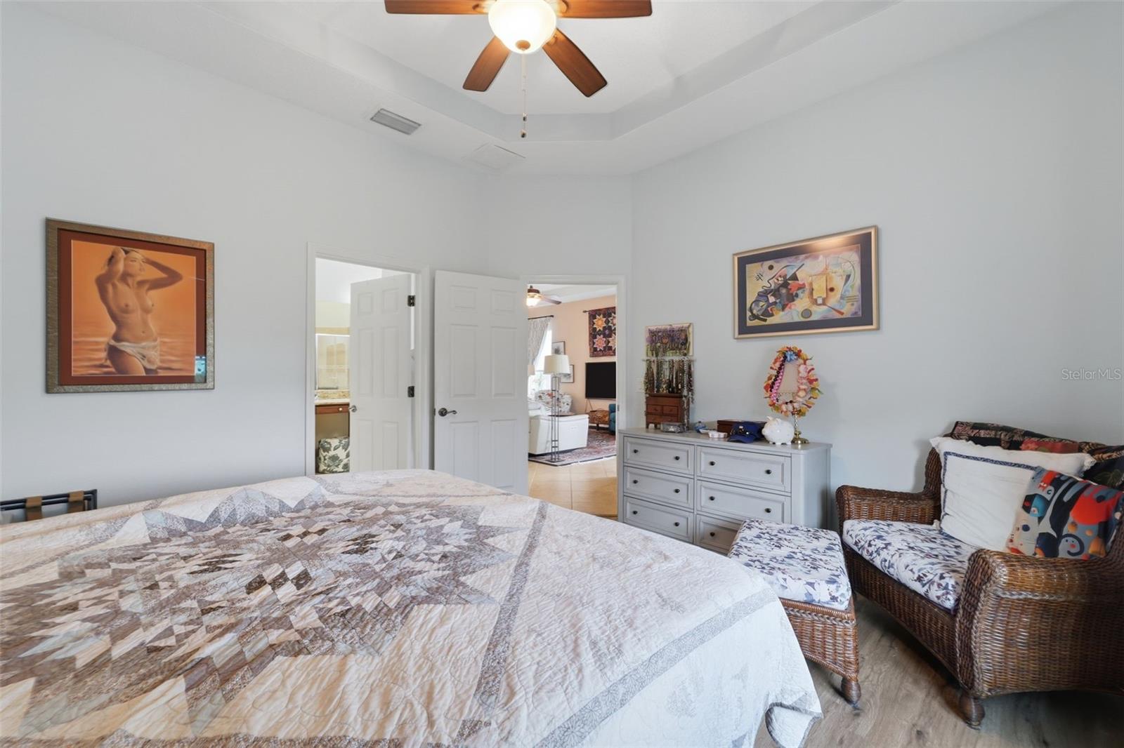 Image 12 of 57 For 2732 Devonoak Boulevard