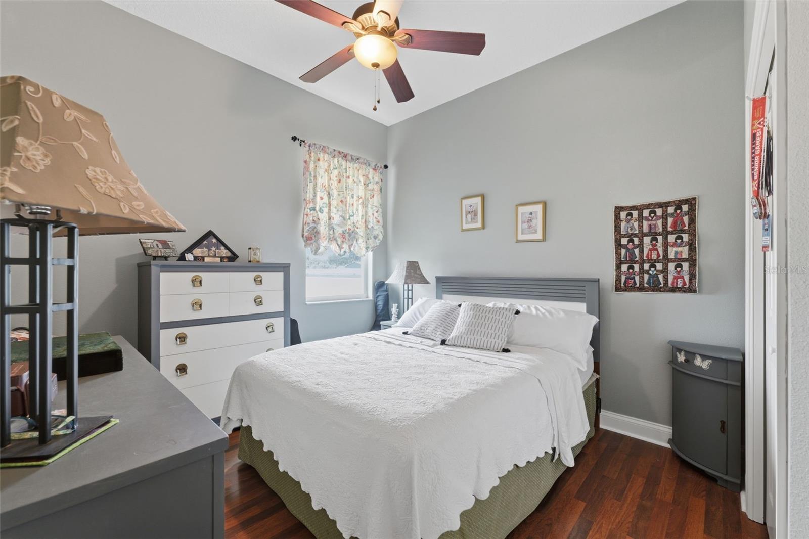 Image 16 of 57 For 2732 Devonoak Boulevard