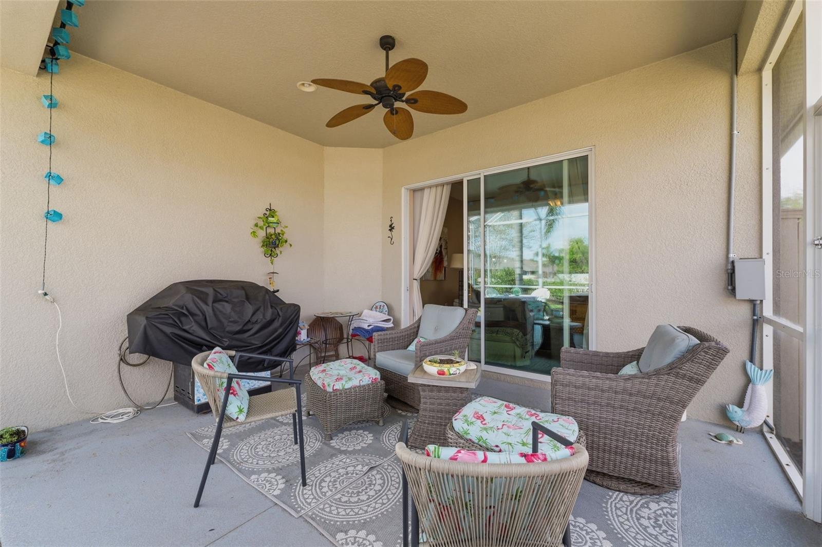 Image 21 of 57 For 2732 Devonoak Boulevard