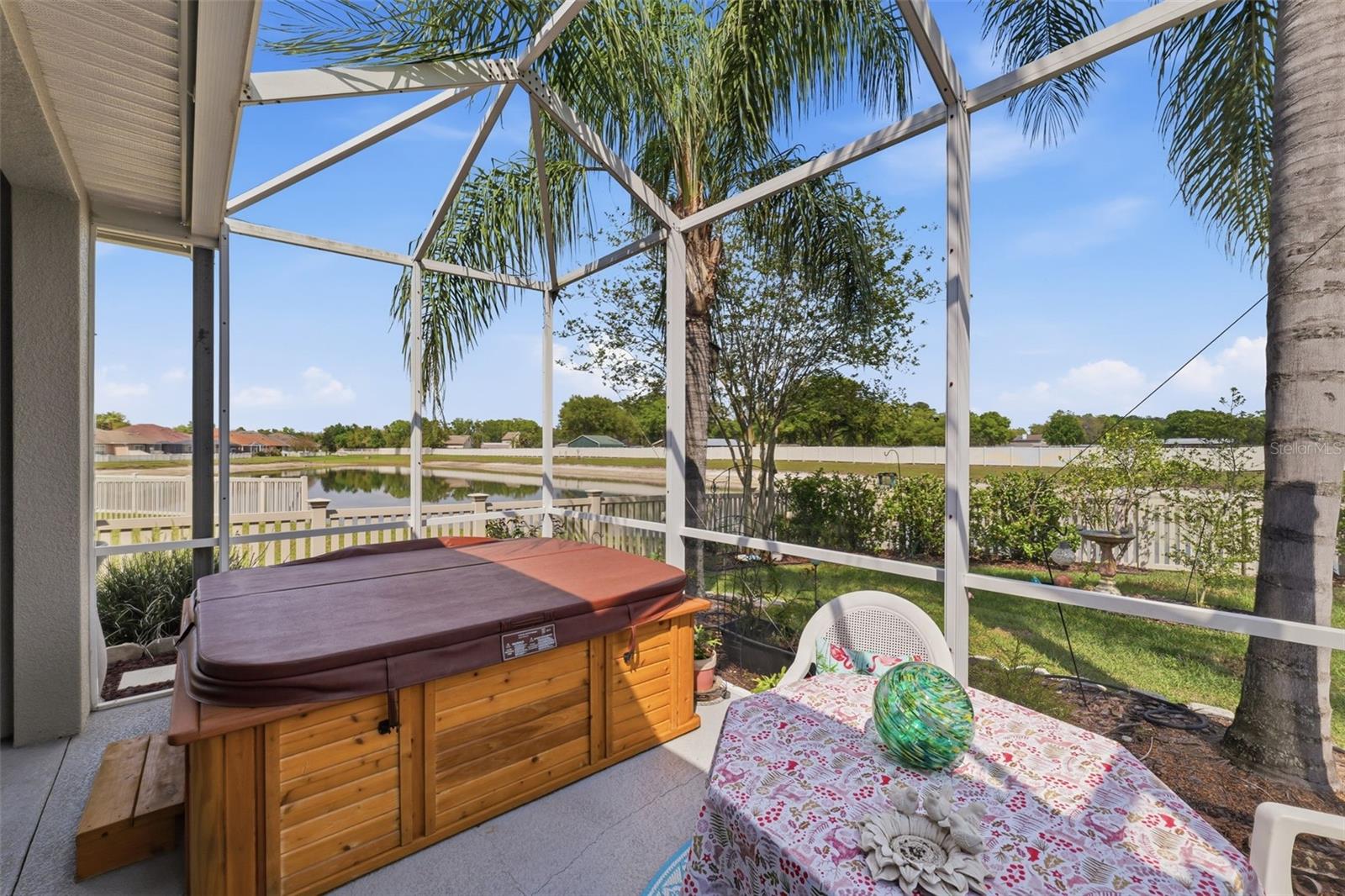 Image 23 of 57 For 2732 Devonoak Boulevard