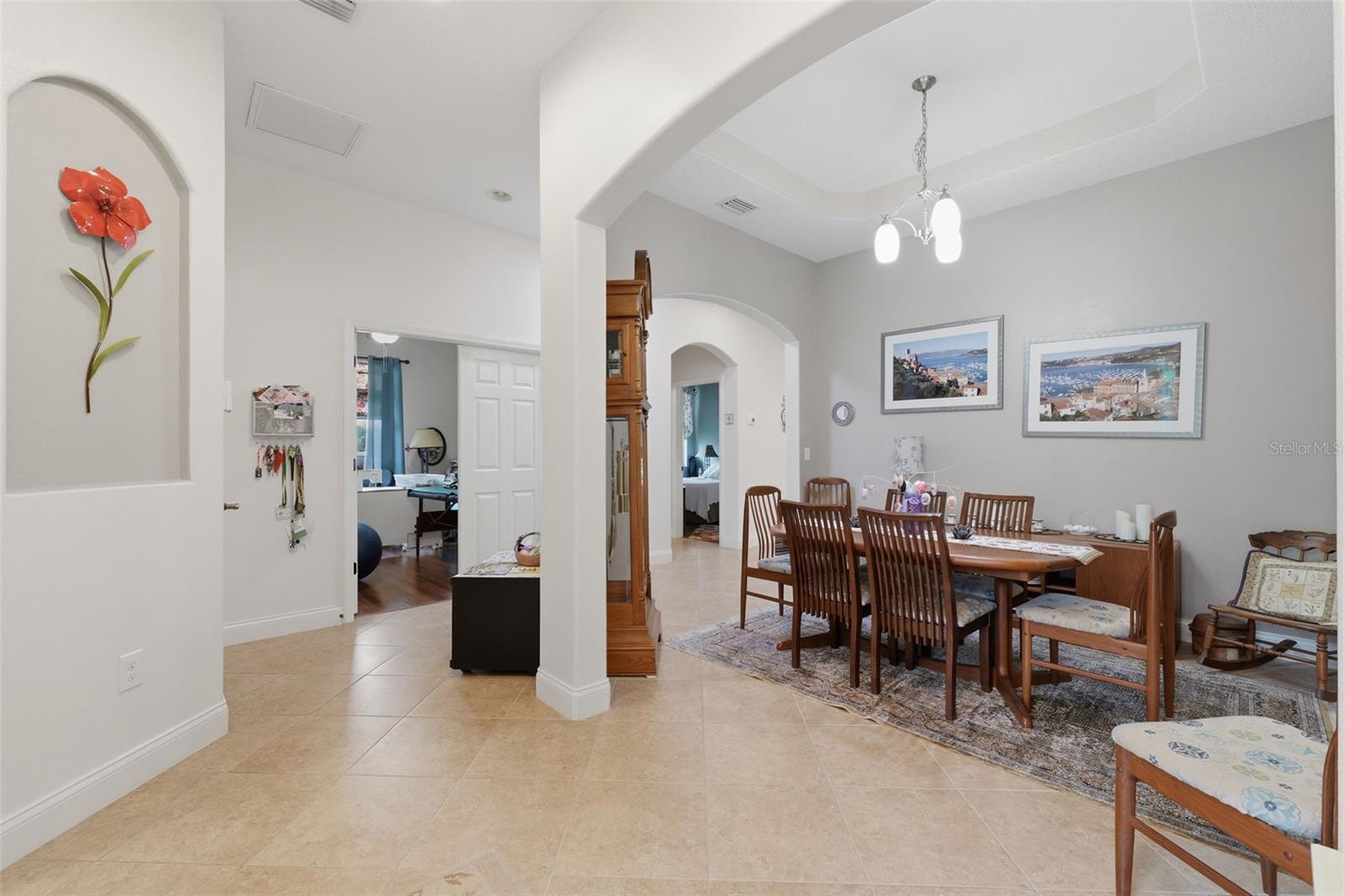 Image 3 of 57 For 2732 Devonoak Boulevard