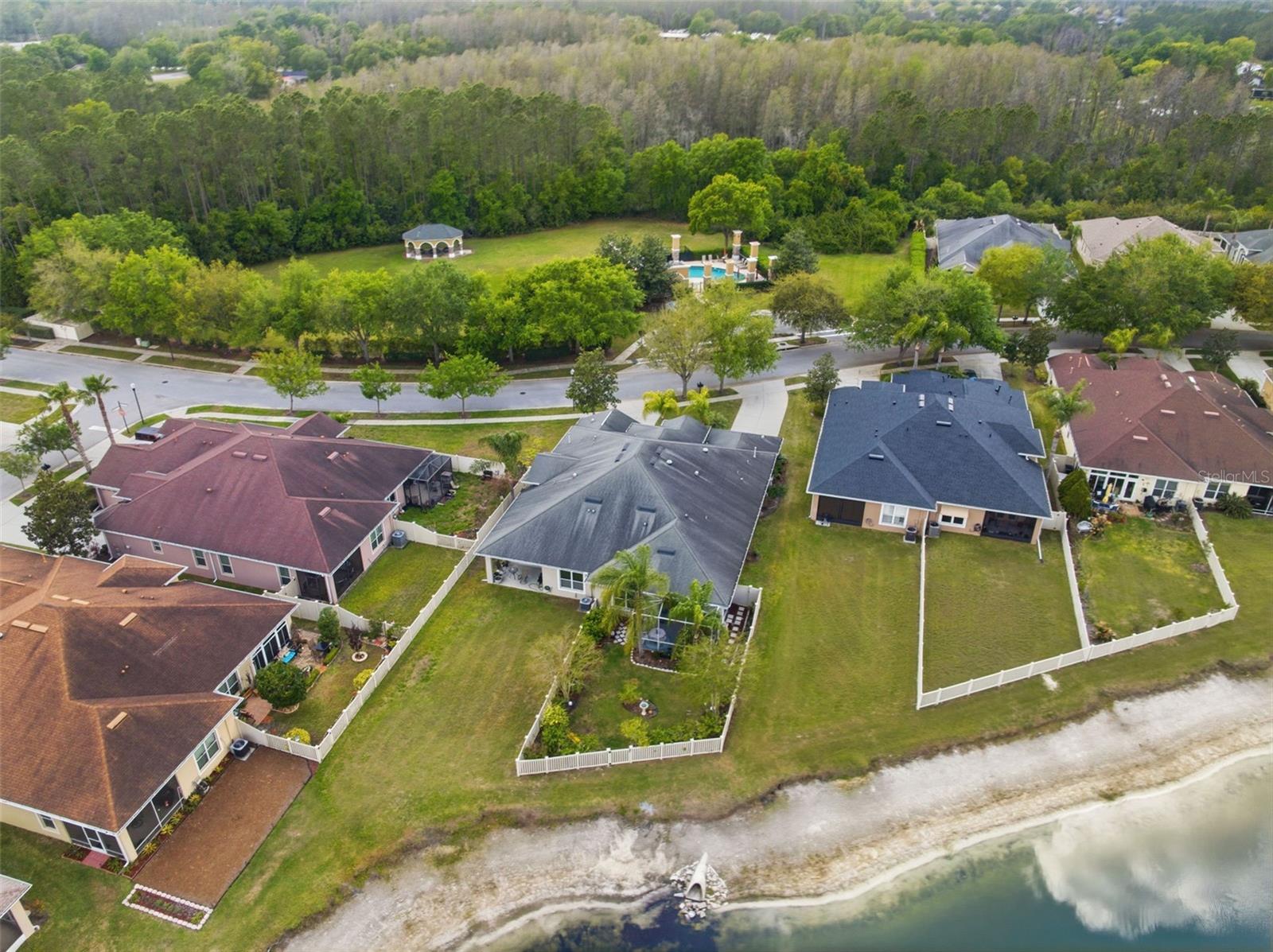 Image 30 of 57 For 2732 Devonoak Boulevard