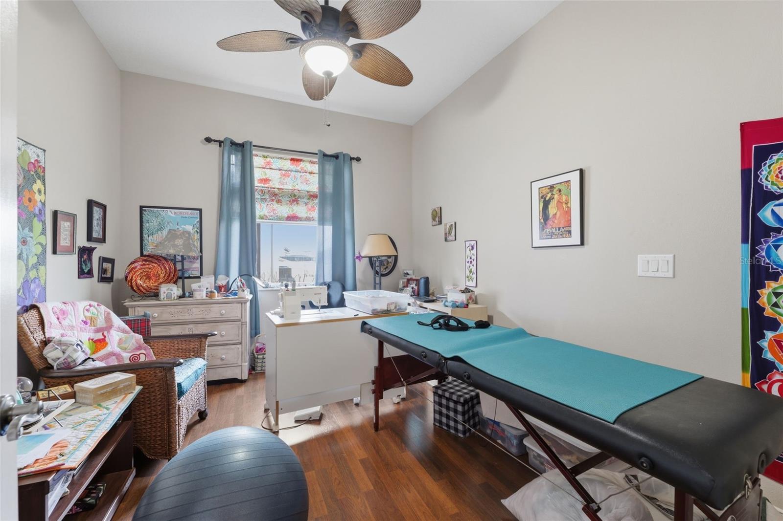 Image 39 of 57 For 2732 Devonoak Boulevard