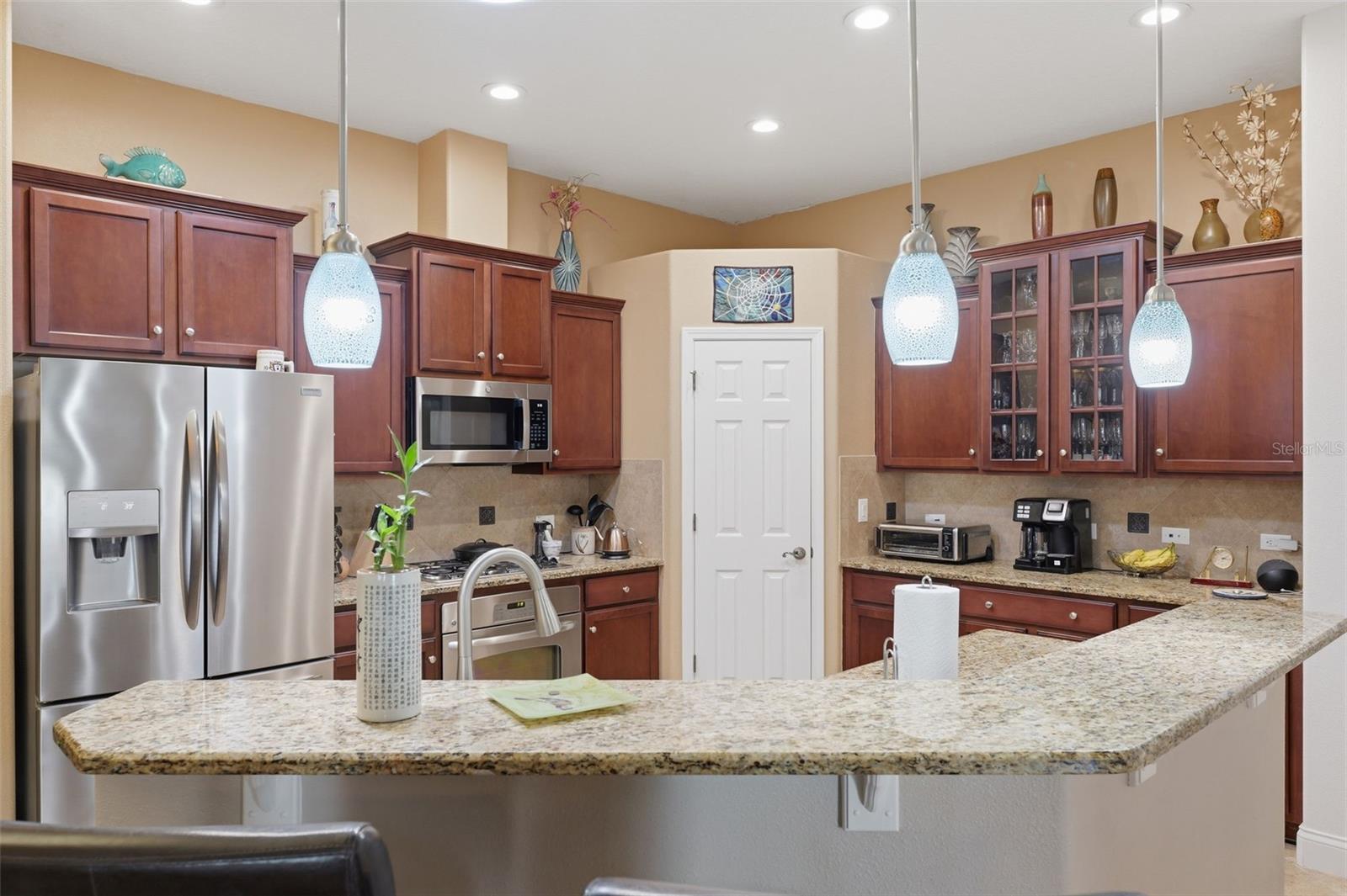 Image 7 of 57 For 2732 Devonoak Boulevard