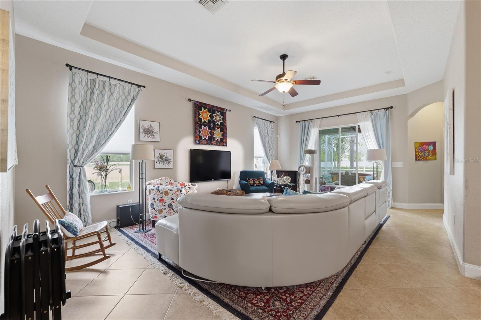 Image 9 of 57 For 2732 Devonoak Boulevard