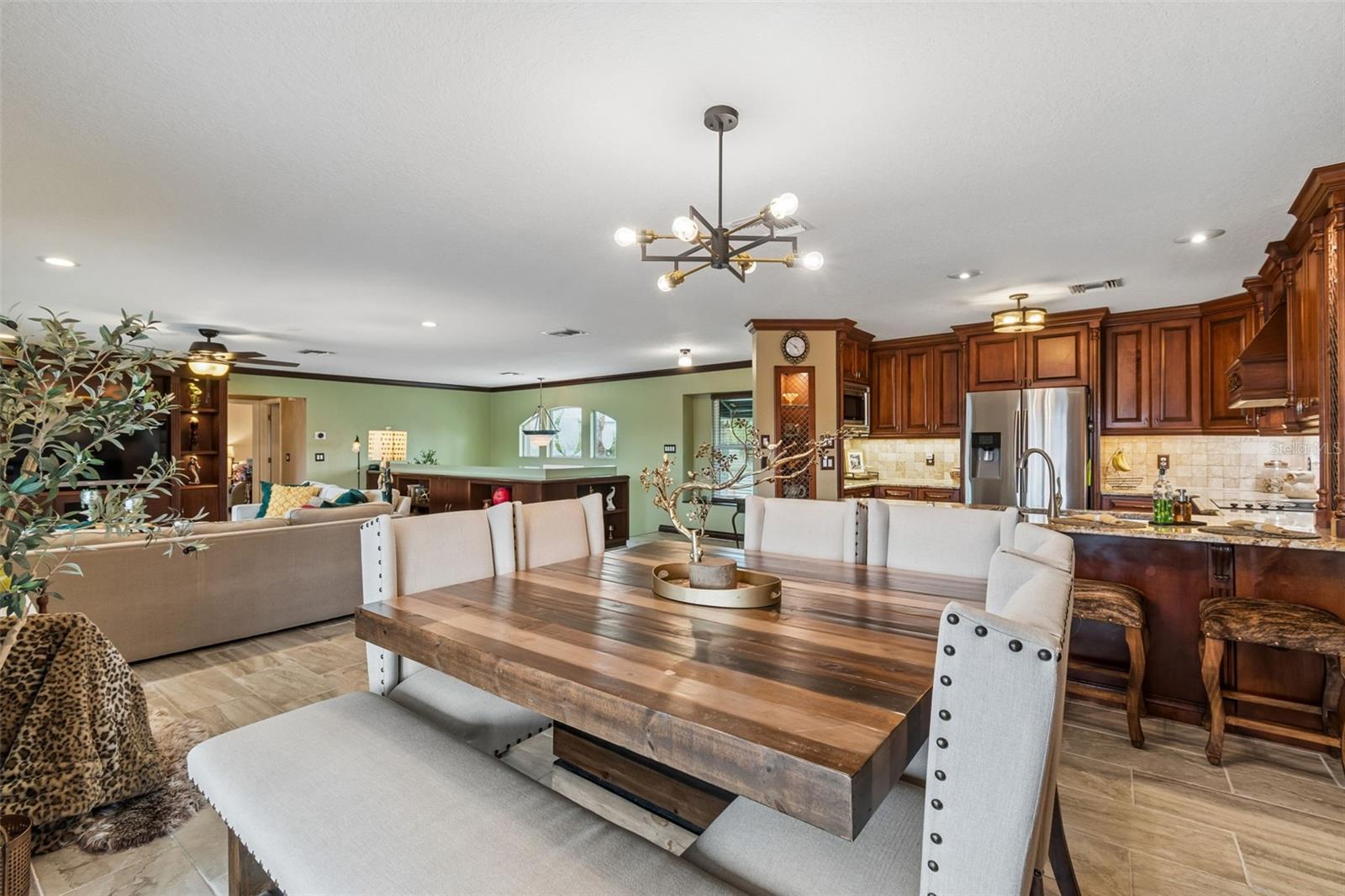 Image 29 of 99 For 5517 Tropic Drive