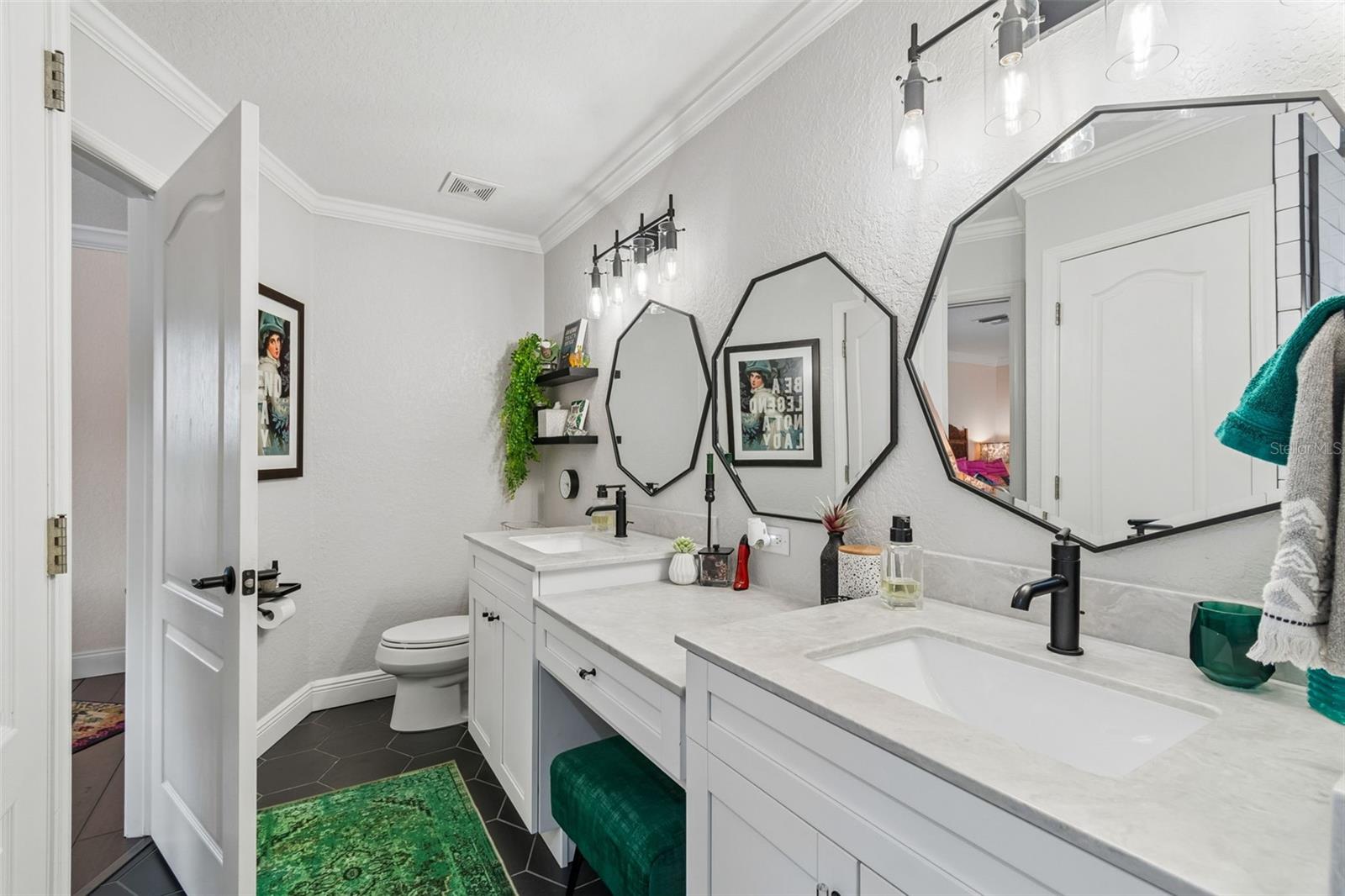 Image 60 of 99 For 5517 Tropic Drive