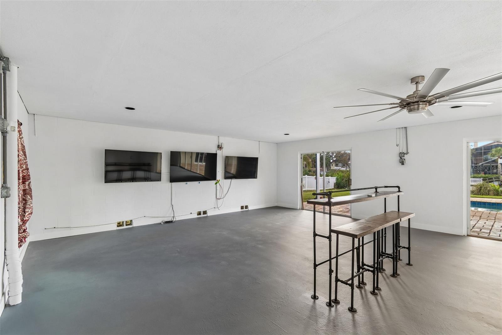 Image 79 of 99 For 5517 Tropic Drive