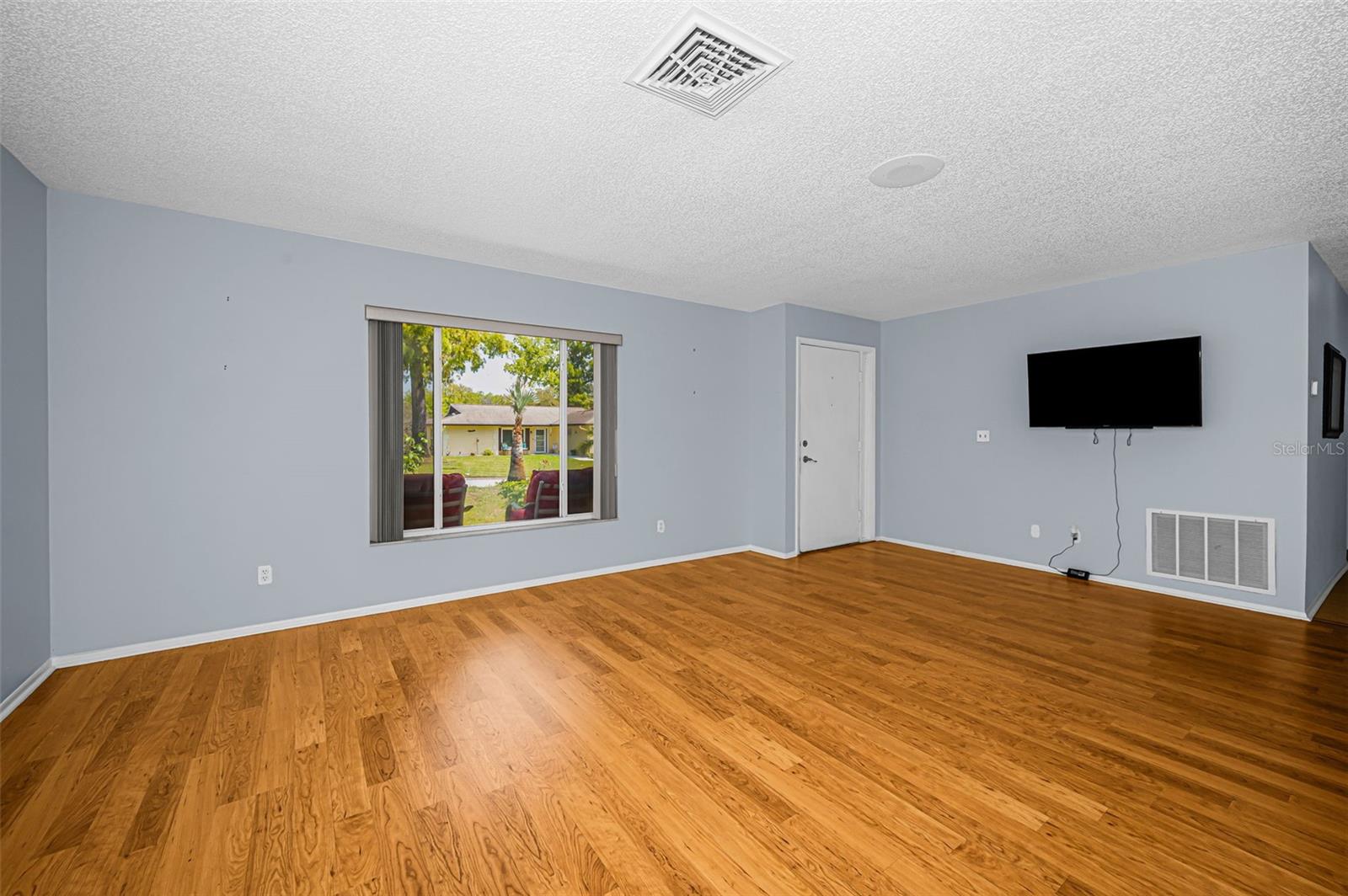 Image 4 of 68 For 10623 Mira Vista Drive