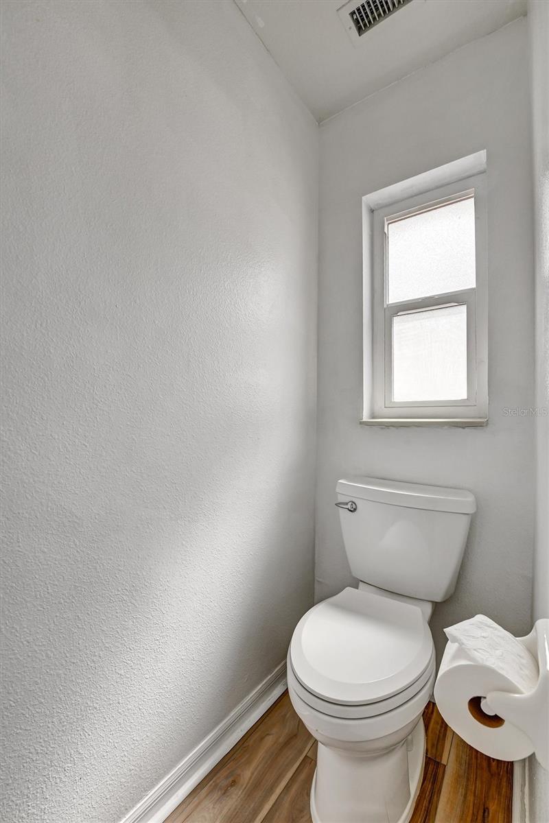 Image 32 of 38 For 1272 Jasmine Lake Drive