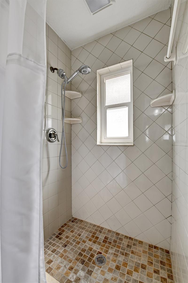 Image 33 of 38 For 1272 Jasmine Lake Drive