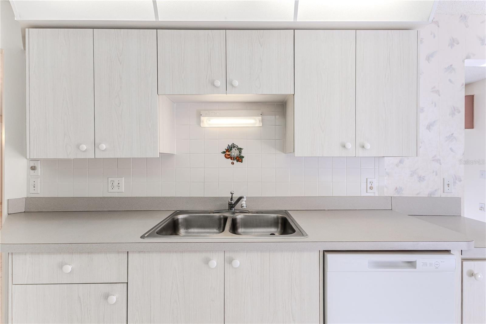 Image 18 of 53 For 3100 Appleblossom Trail