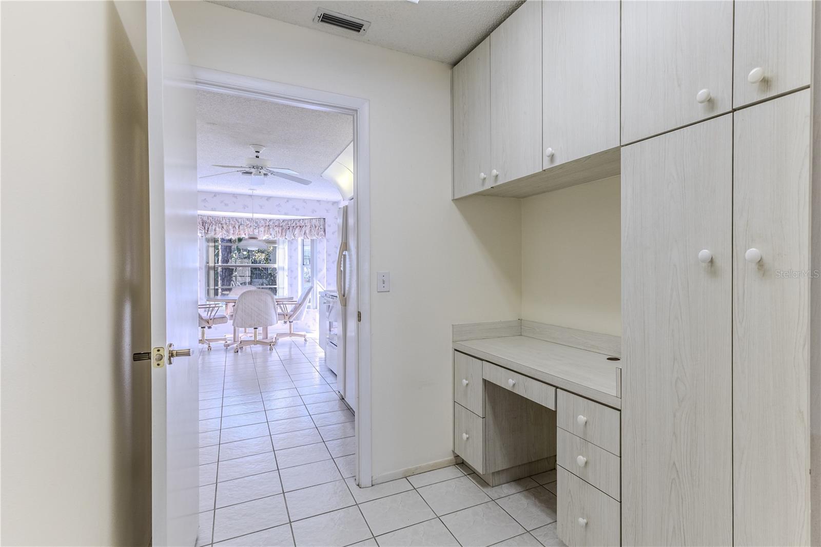 Image 23 of 53 For 3100 Appleblossom Trail