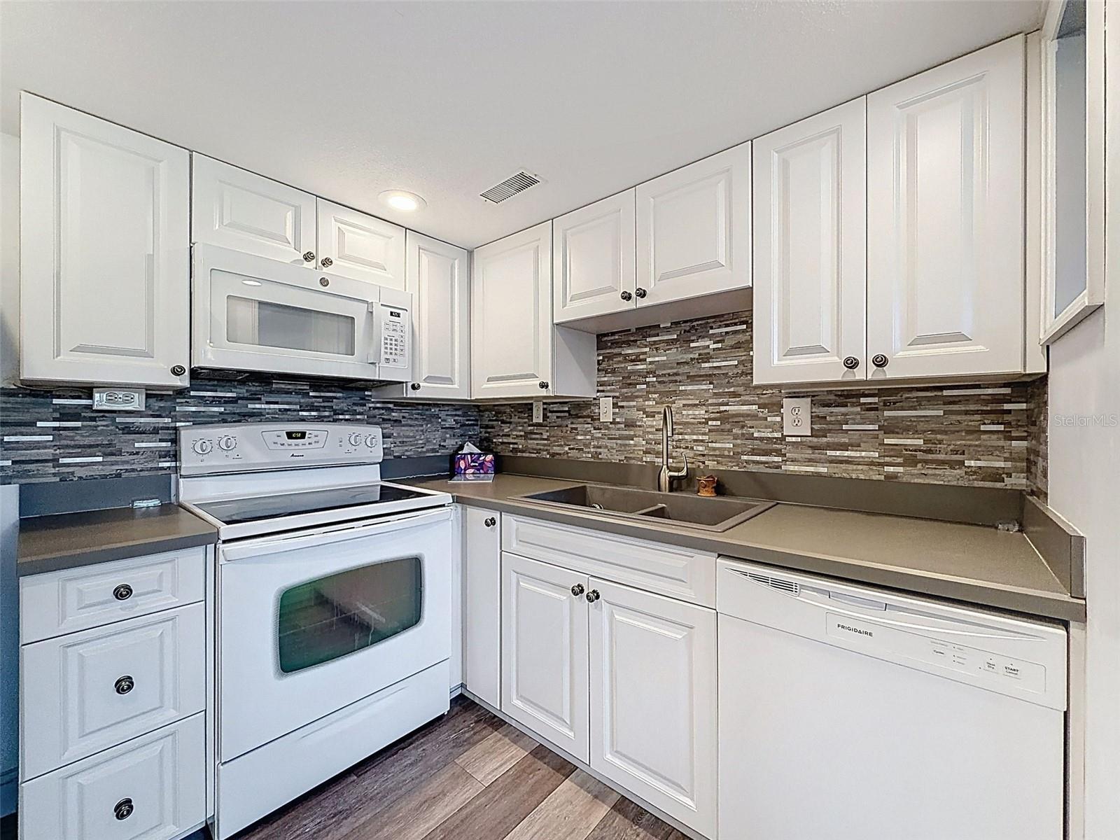 Image 13 of 43 For 11832 Boynton Lane 24b