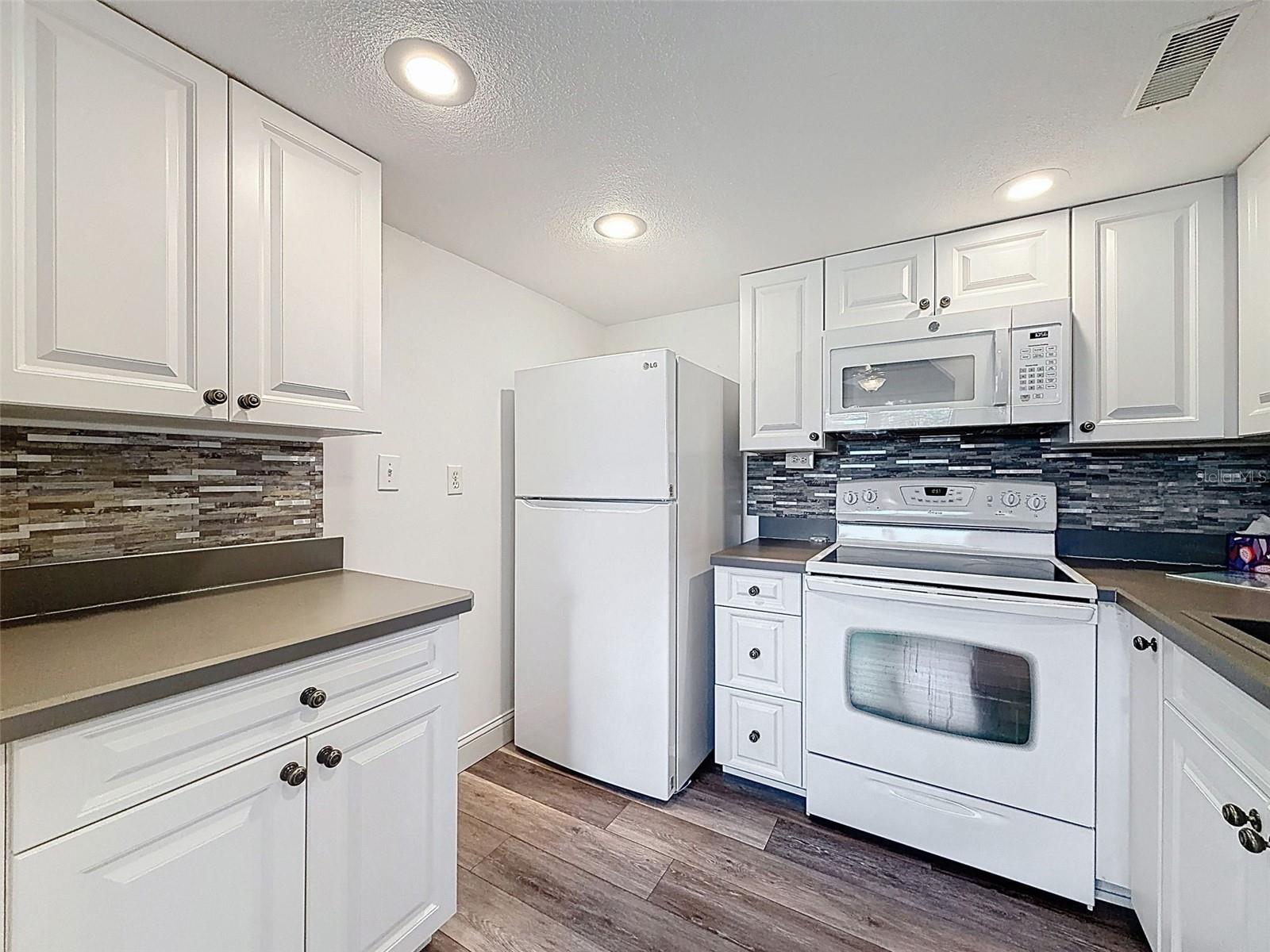 Image 15 of 43 For 11832 Boynton Lane 24b