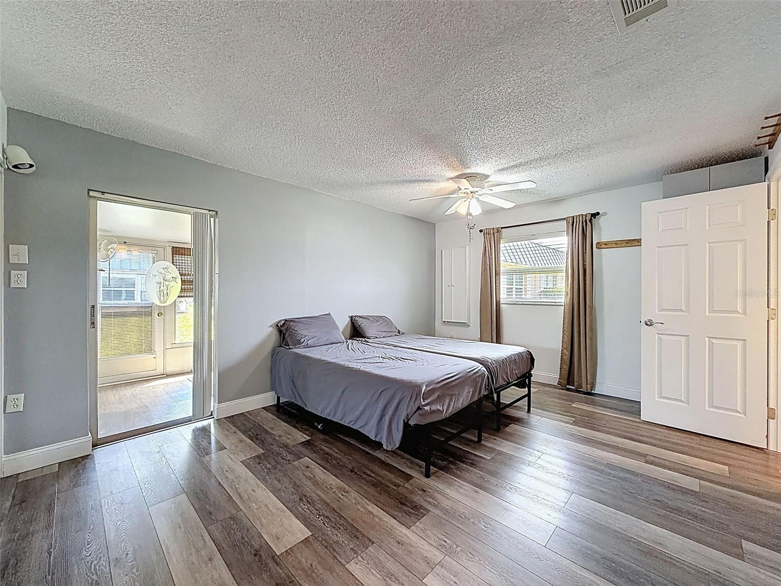 Image 22 of 43 For 11832 Boynton Lane 24b