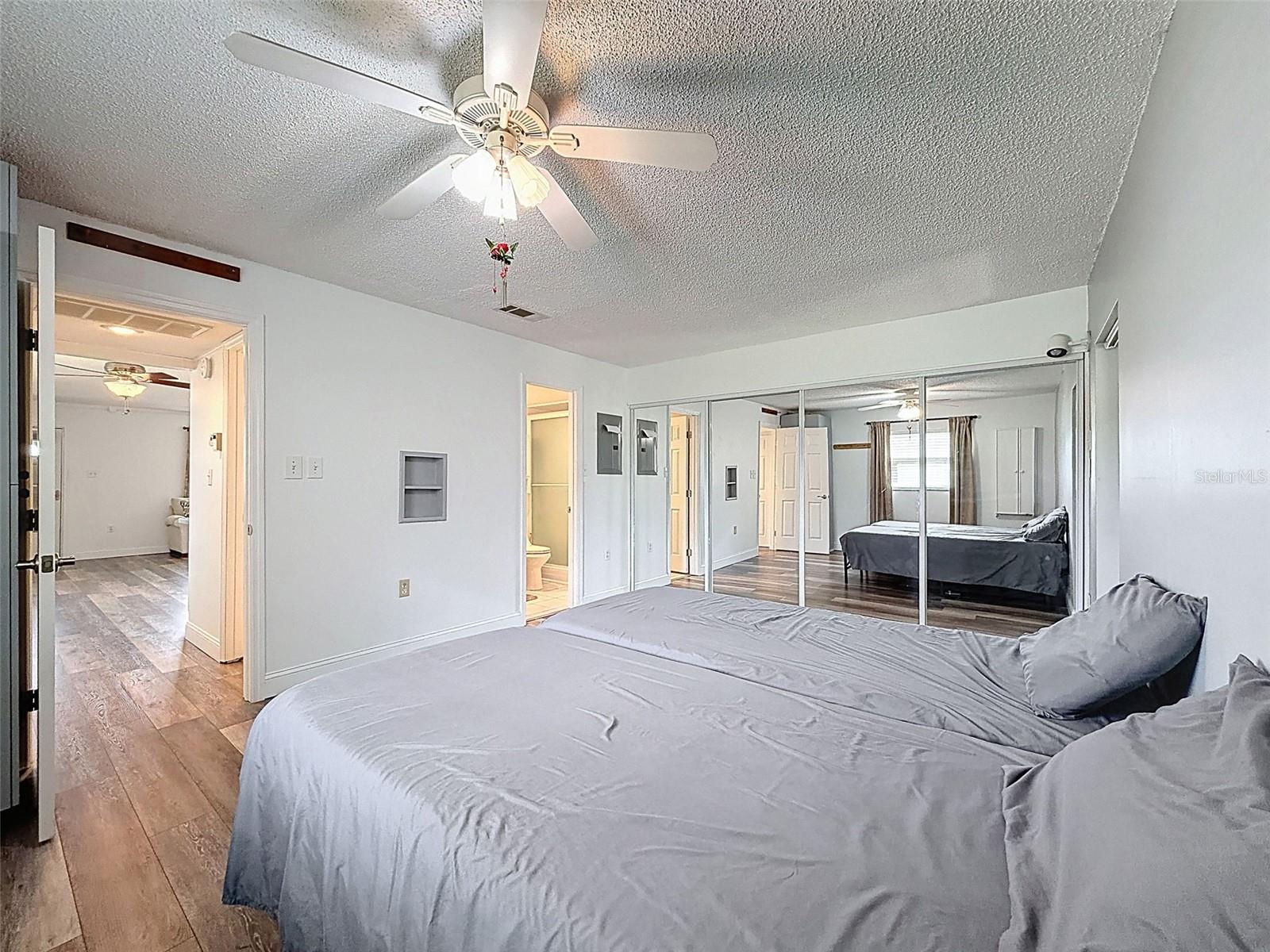 Image 23 of 43 For 11832 Boynton Lane 24b