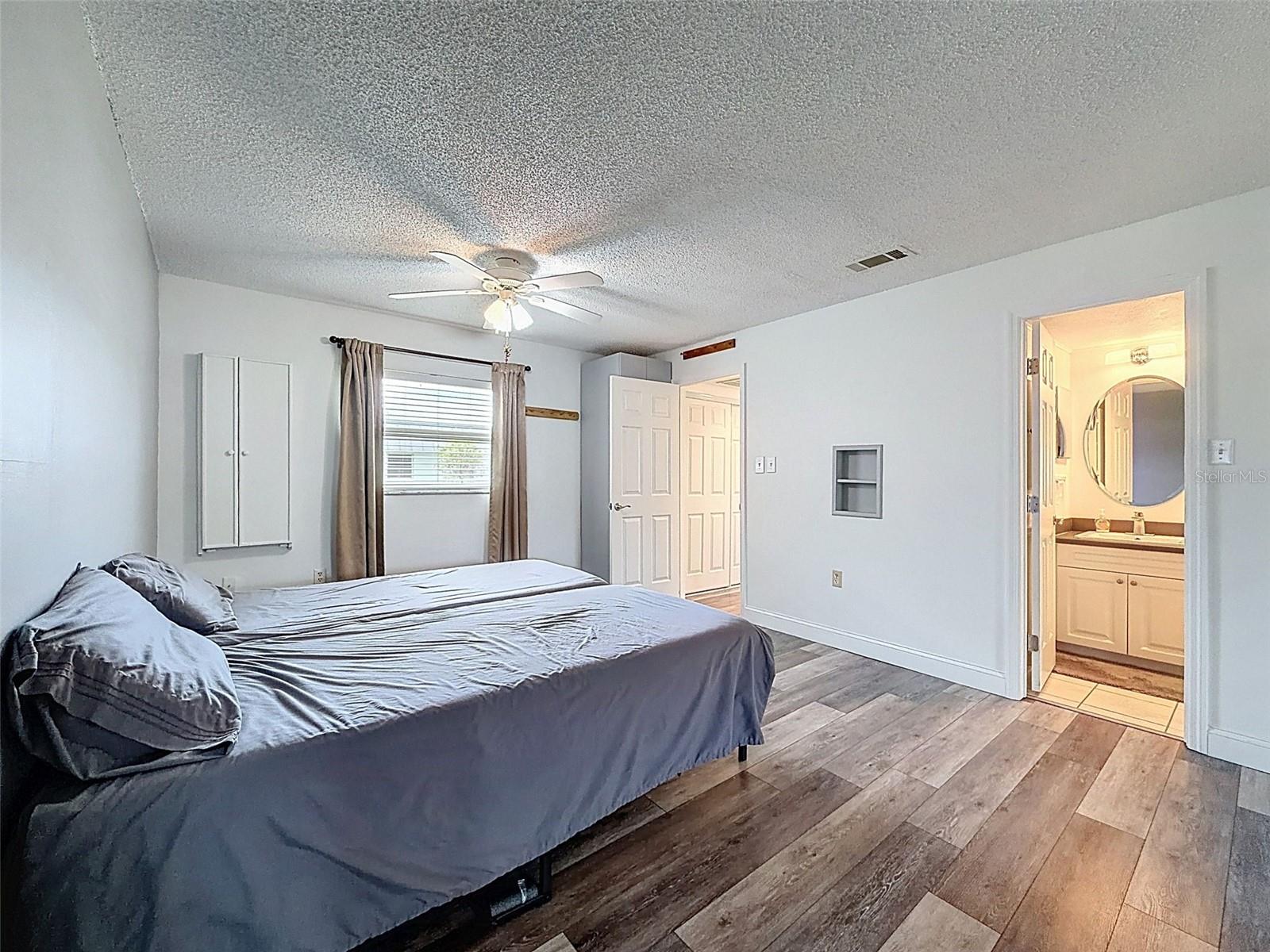 Image 24 of 43 For 11832 Boynton Lane 24b