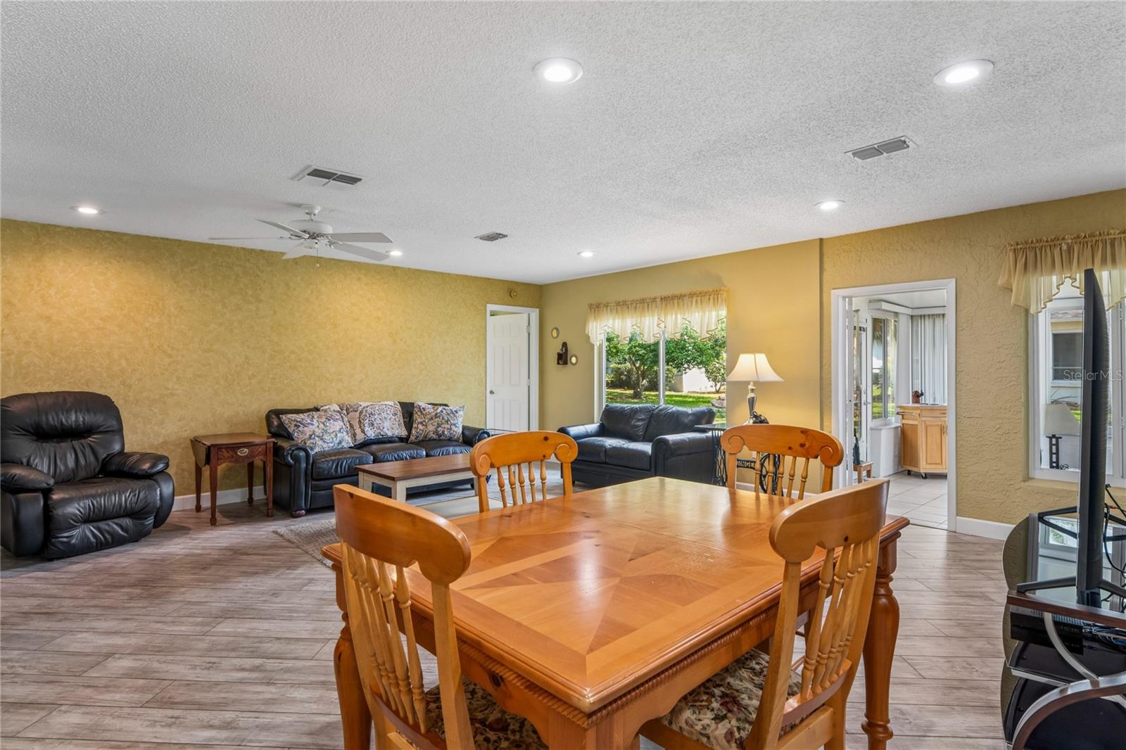 Image 17 of 100 For 2252 Pebble Beach Drive