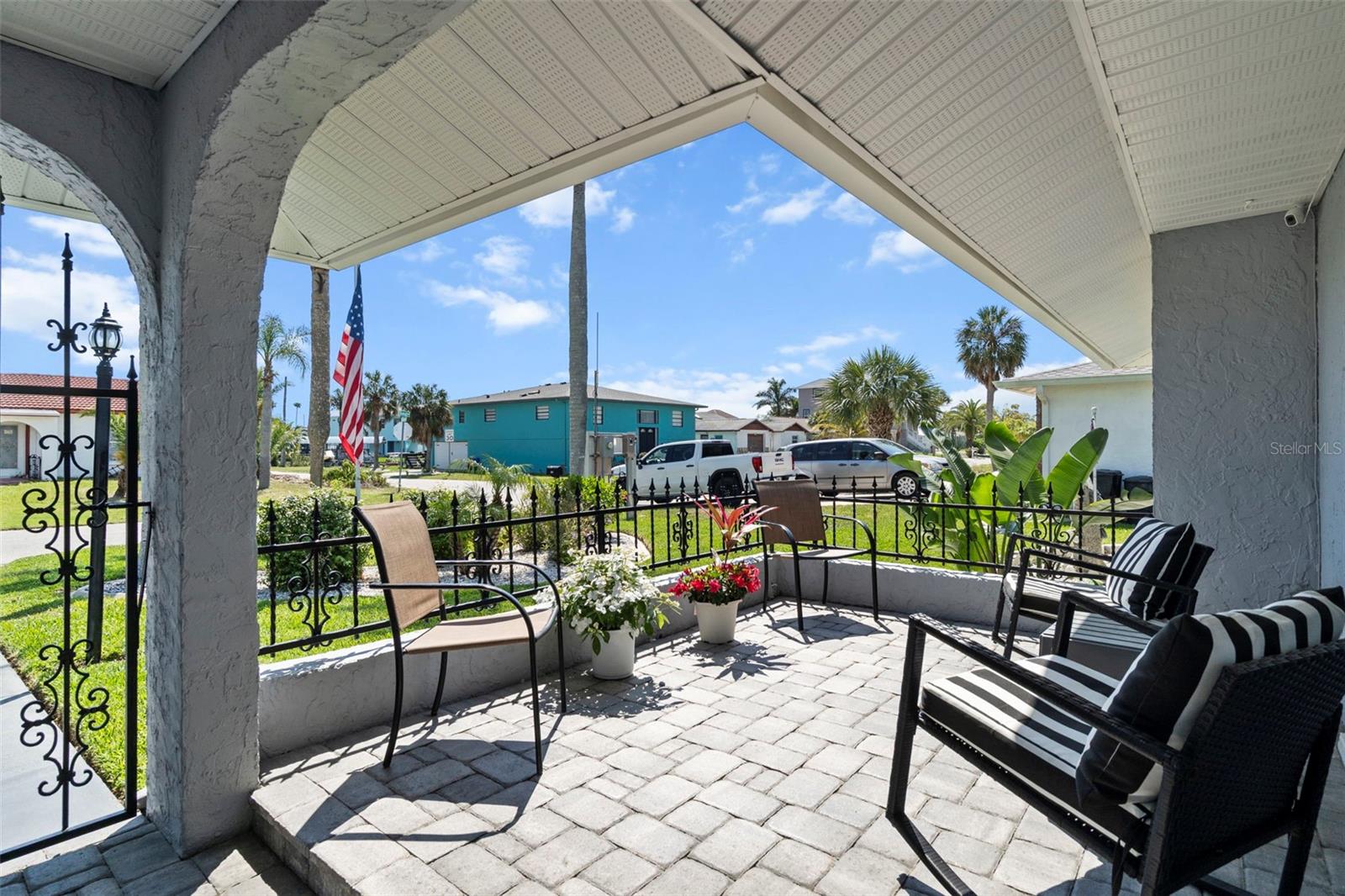 Image 14 of 75 For 15627 Donzi Drive