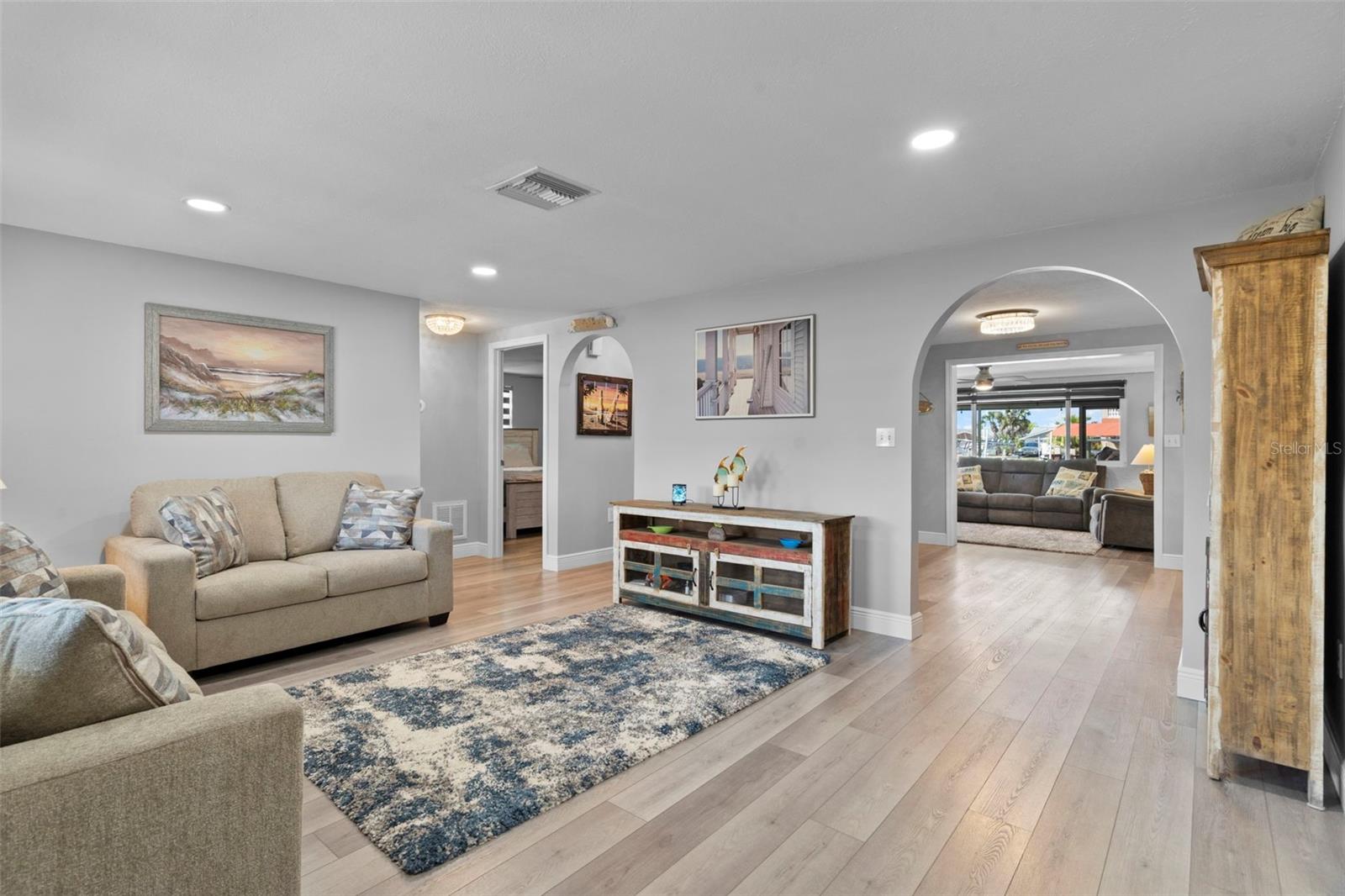 Image 17 of 75 For 15627 Donzi Drive