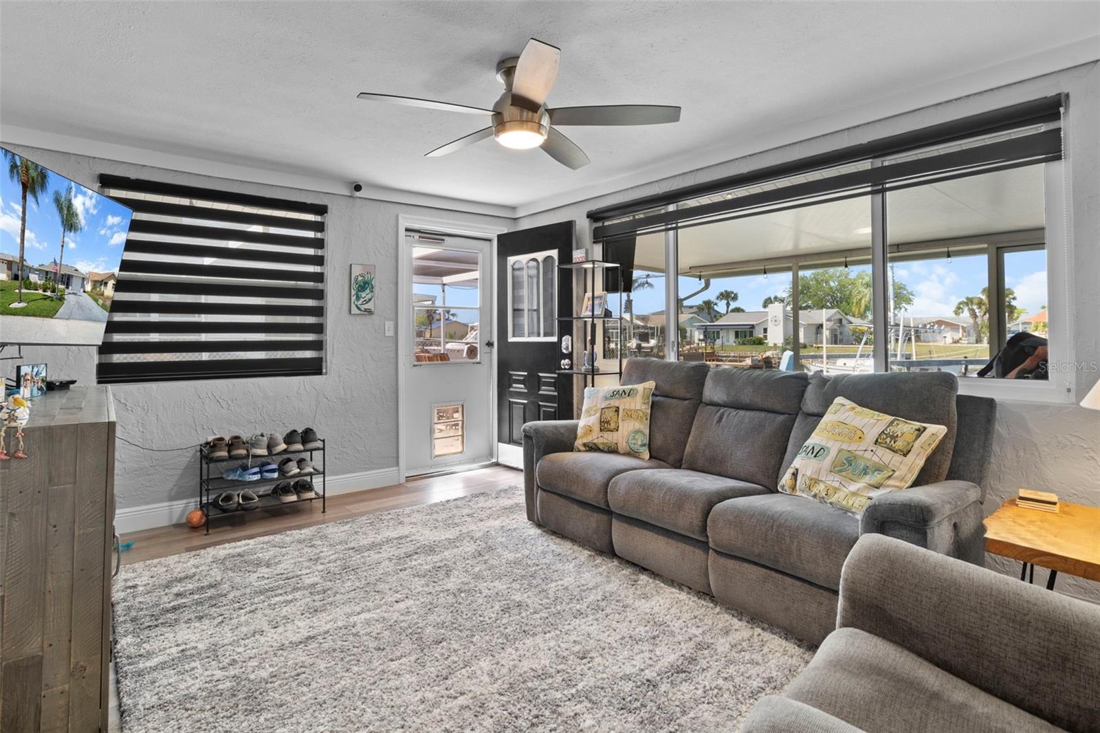 Image 20 of 75 For 15627 Donzi Drive